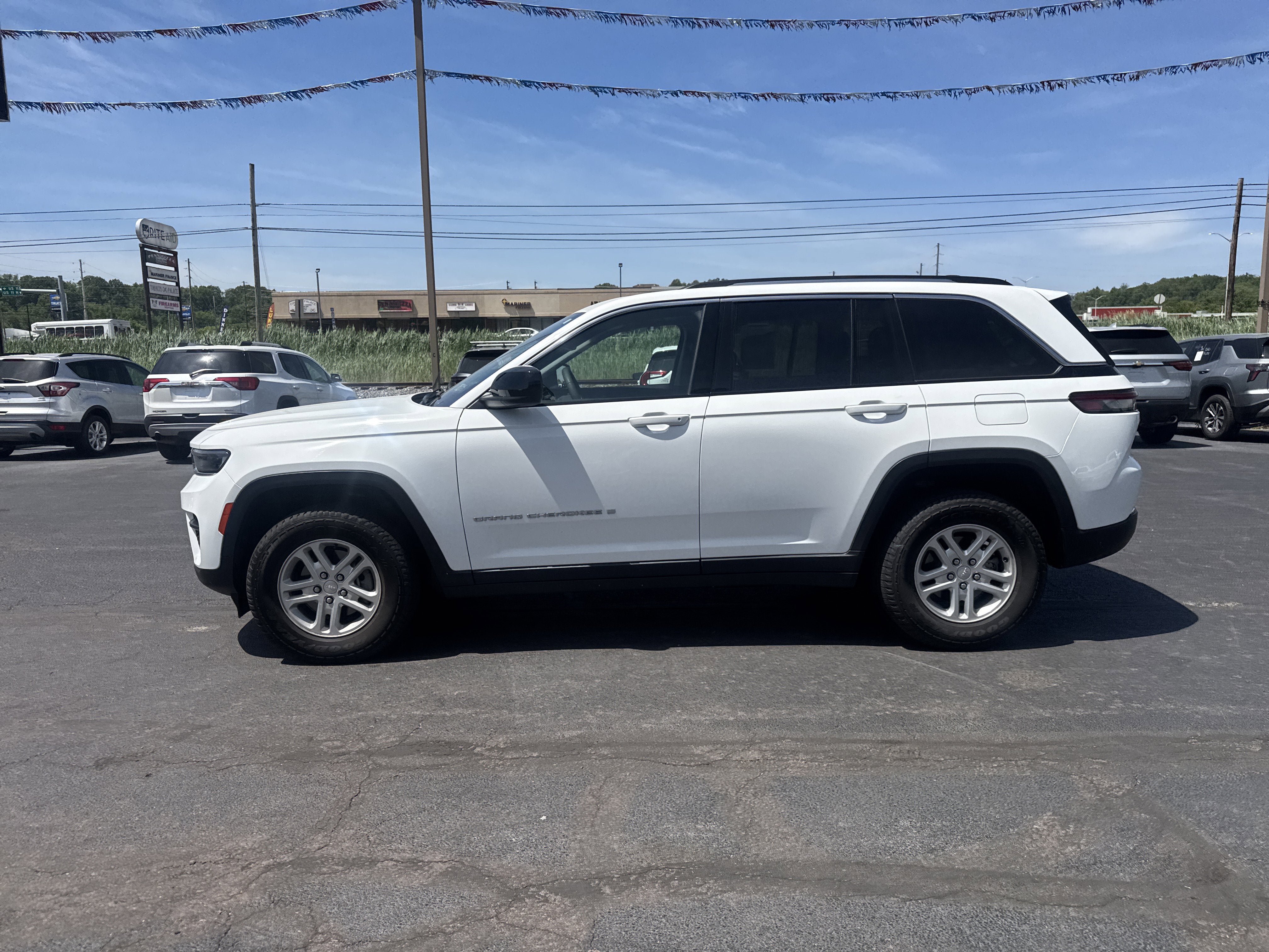 2023 Jeep Grand Cherokee Laredo