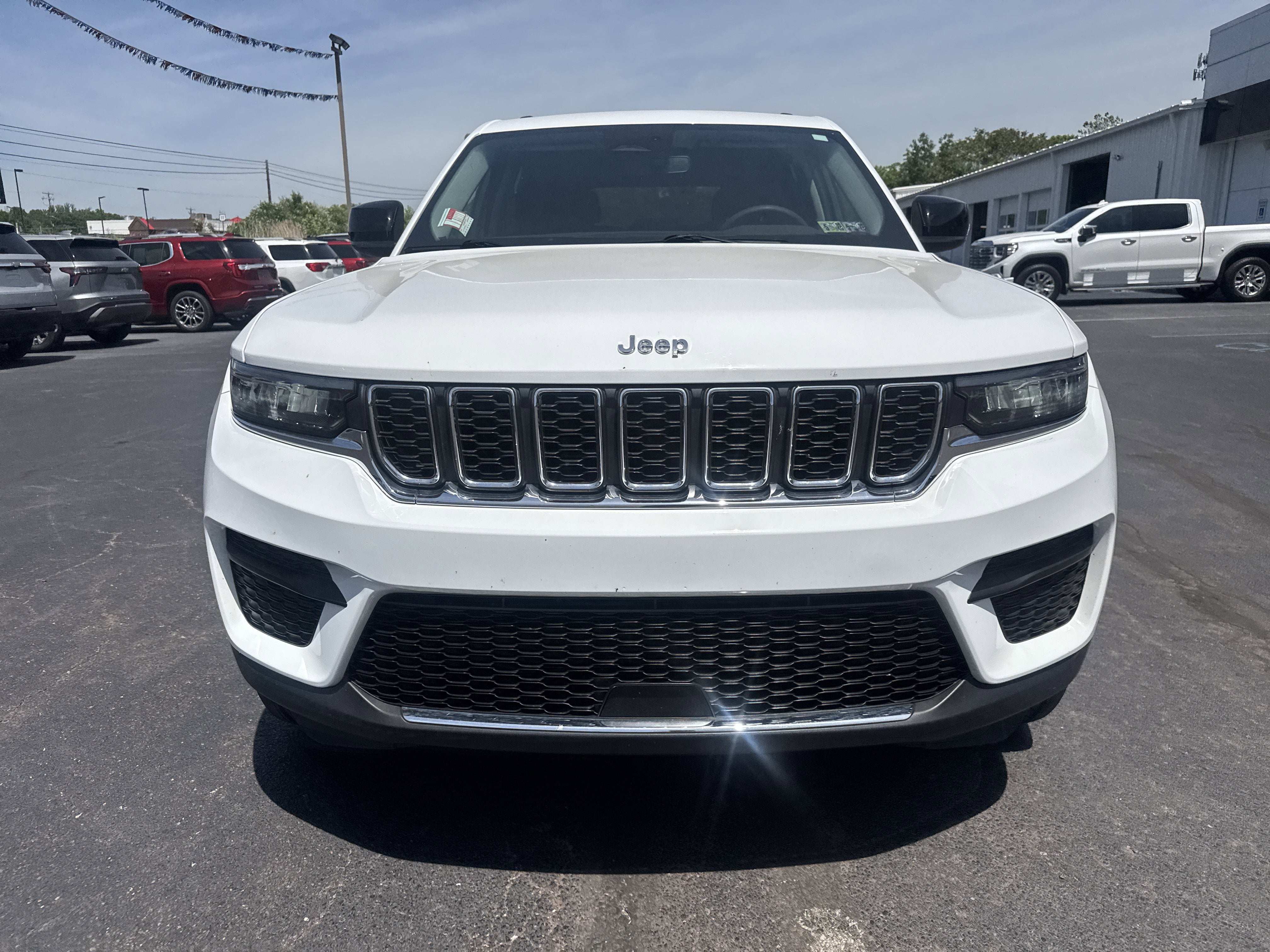 2023 Jeep Grand Cherokee Laredo