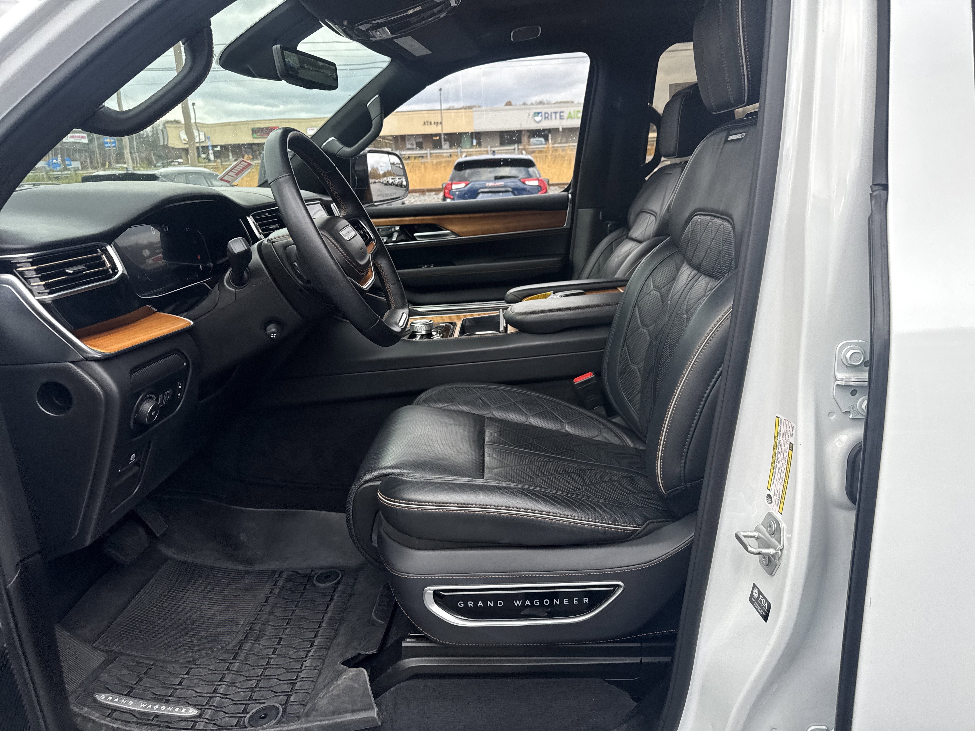 2023 Jeep Grand Wagoneer L Series III