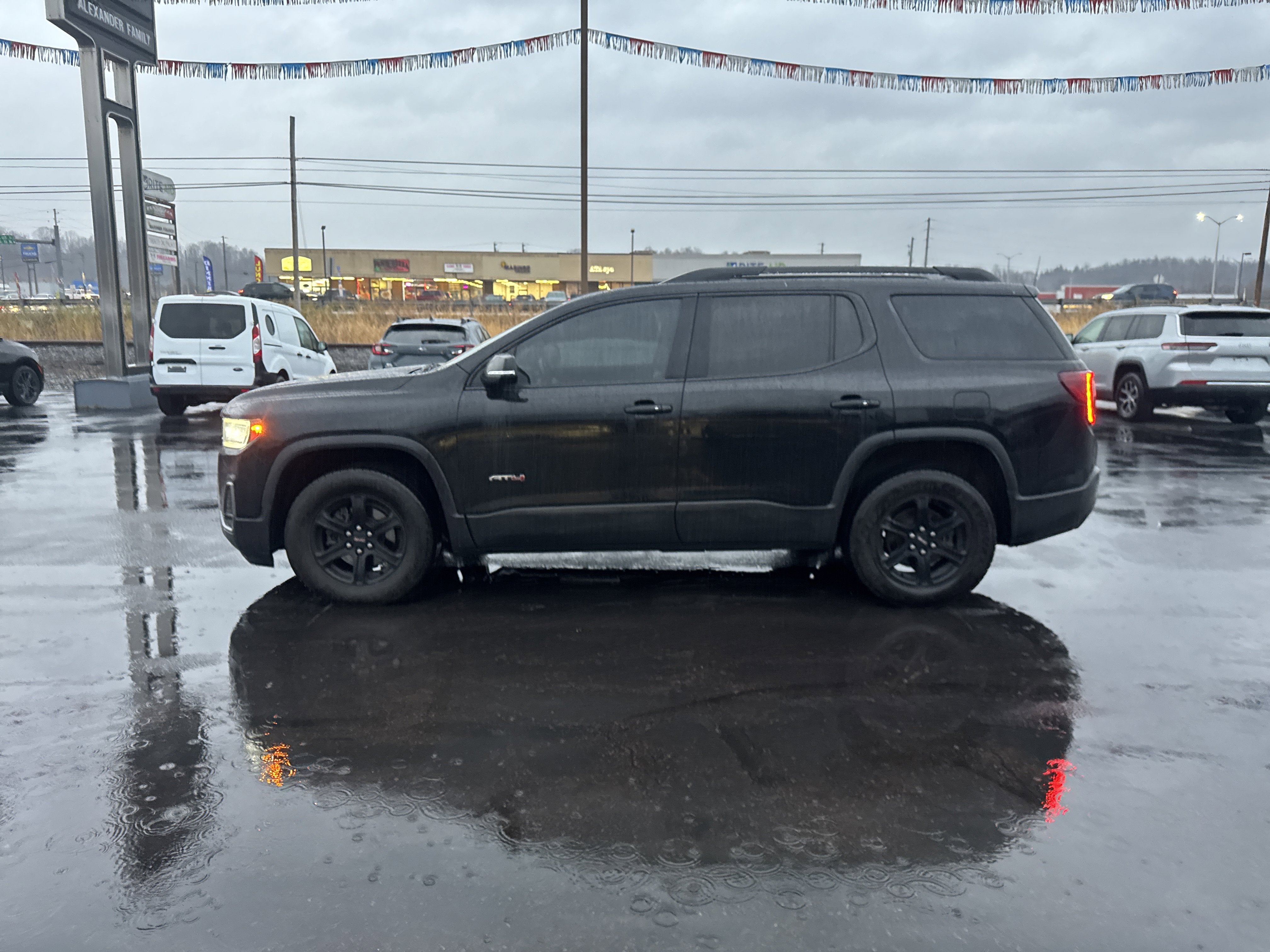 2021 GMC Acadia AT4