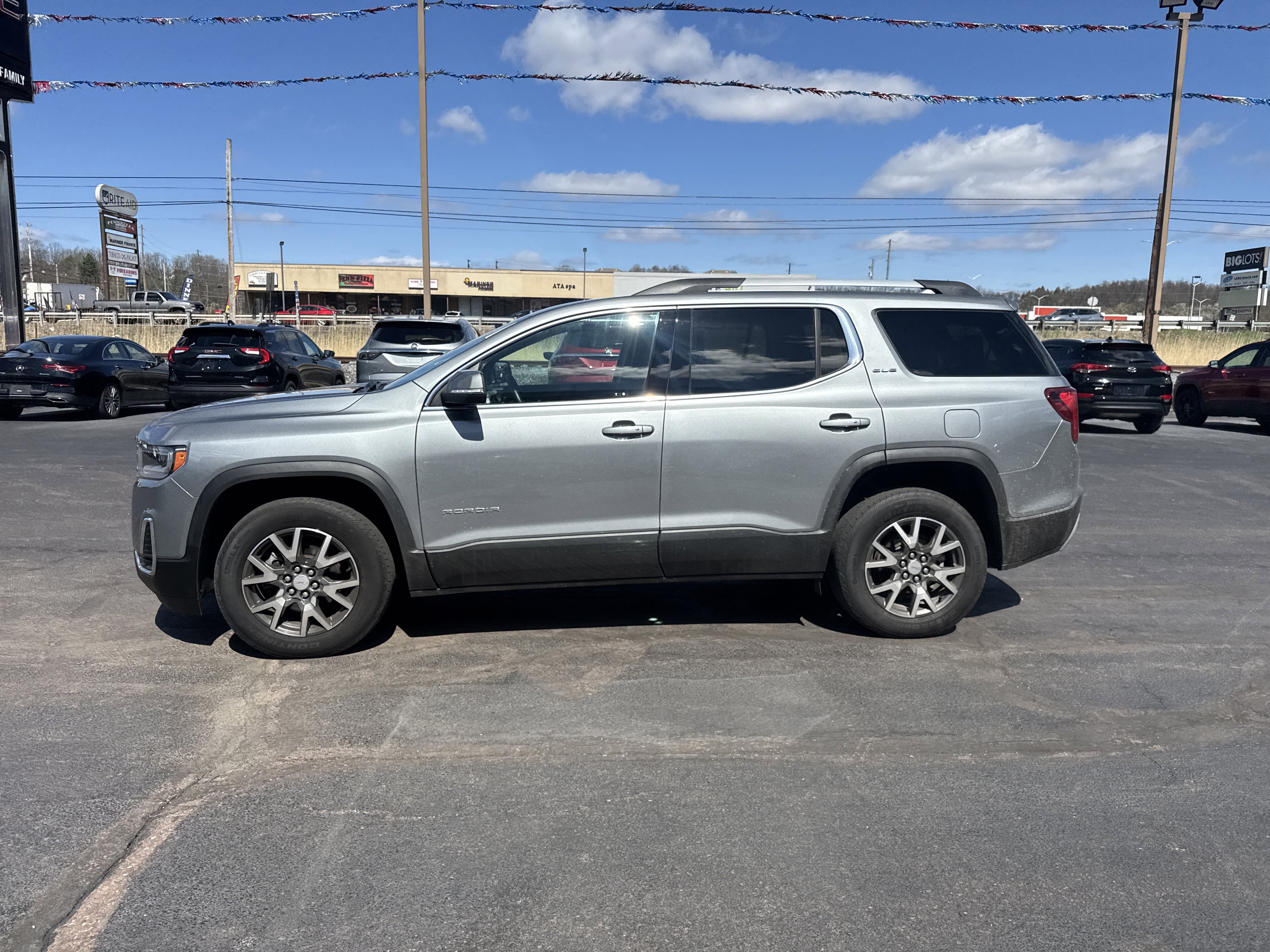 2023 GMC Acadia SLE