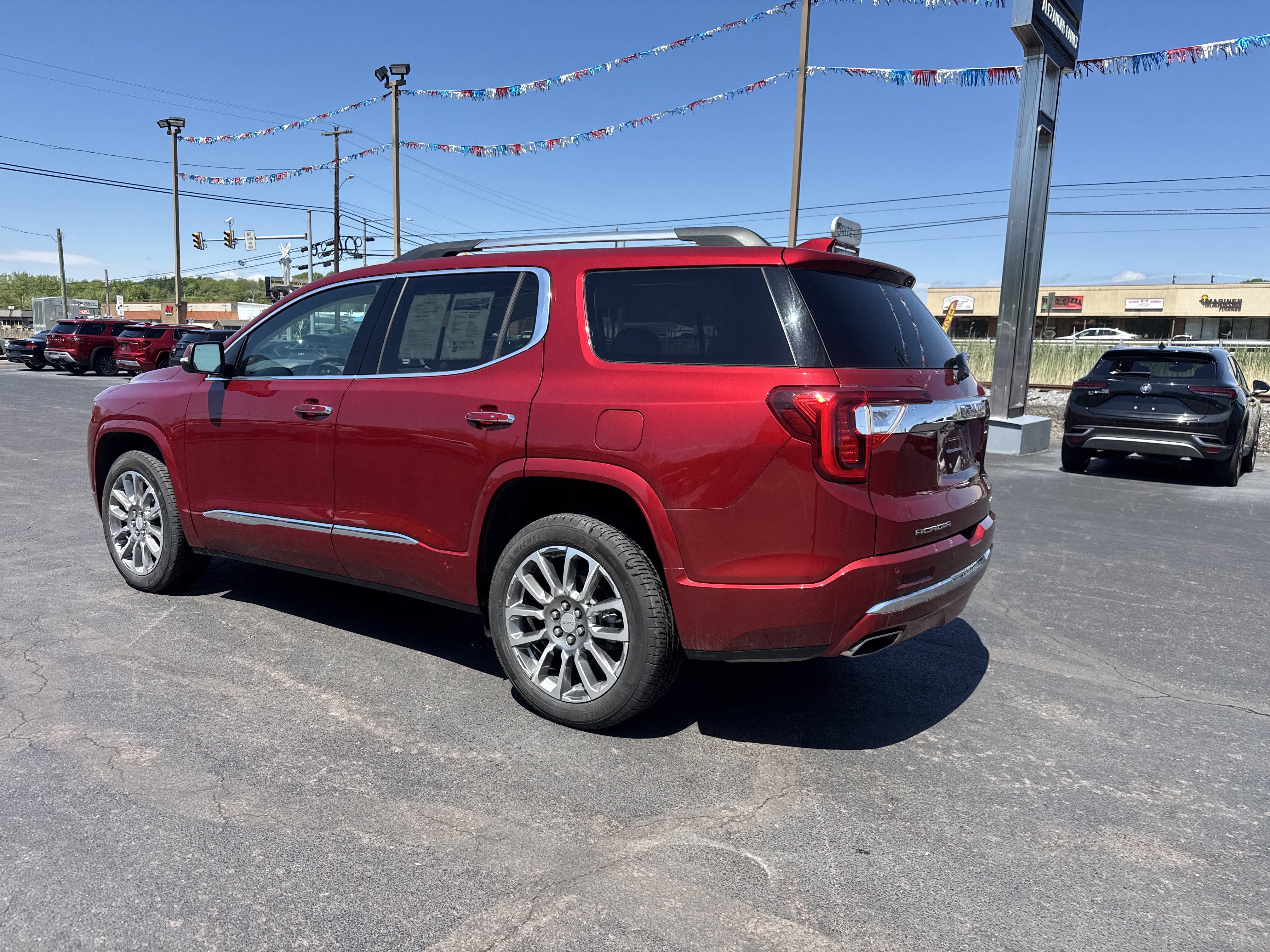 2023 GMC Acadia Denali
