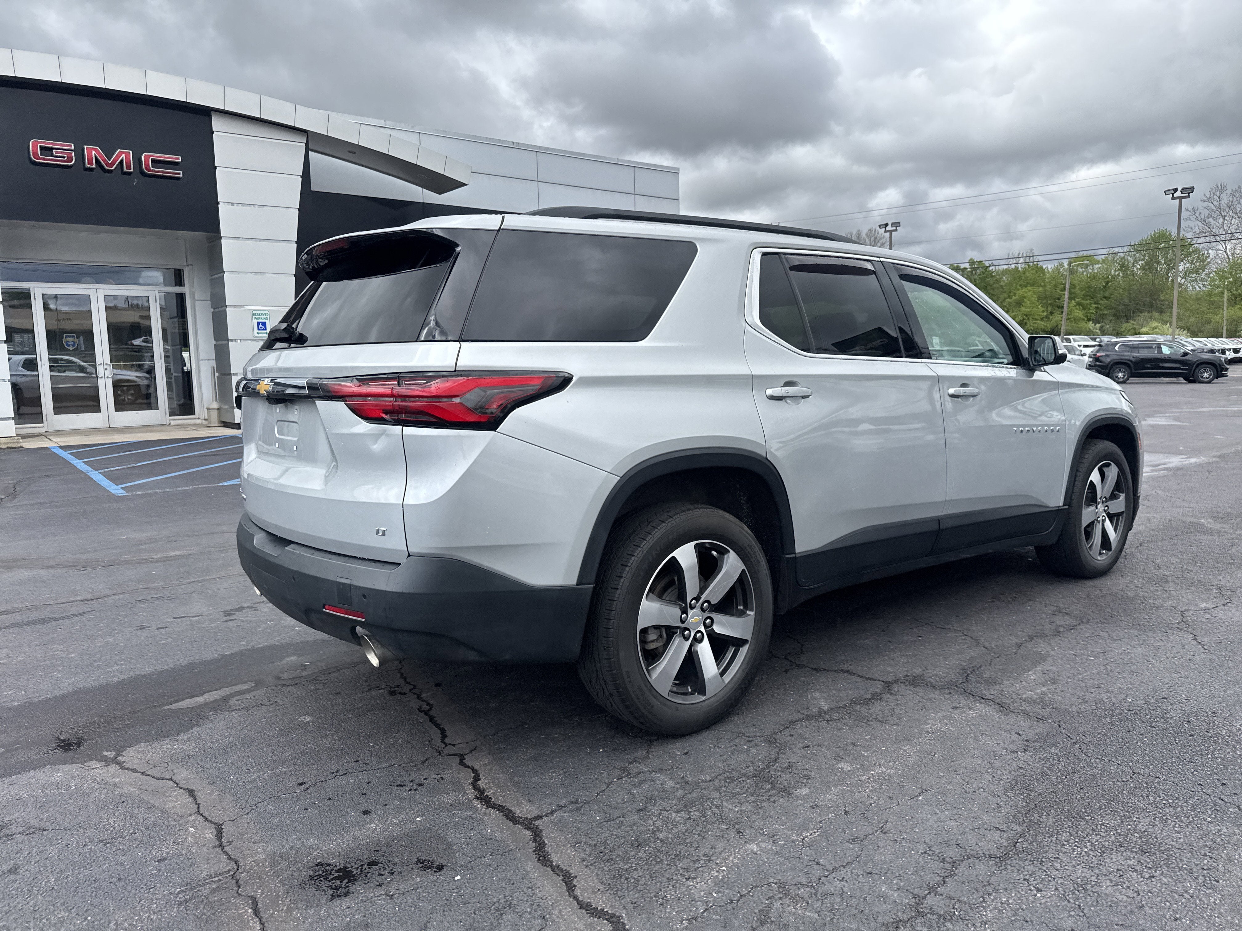2022 Chevrolet Traverse LT Leather