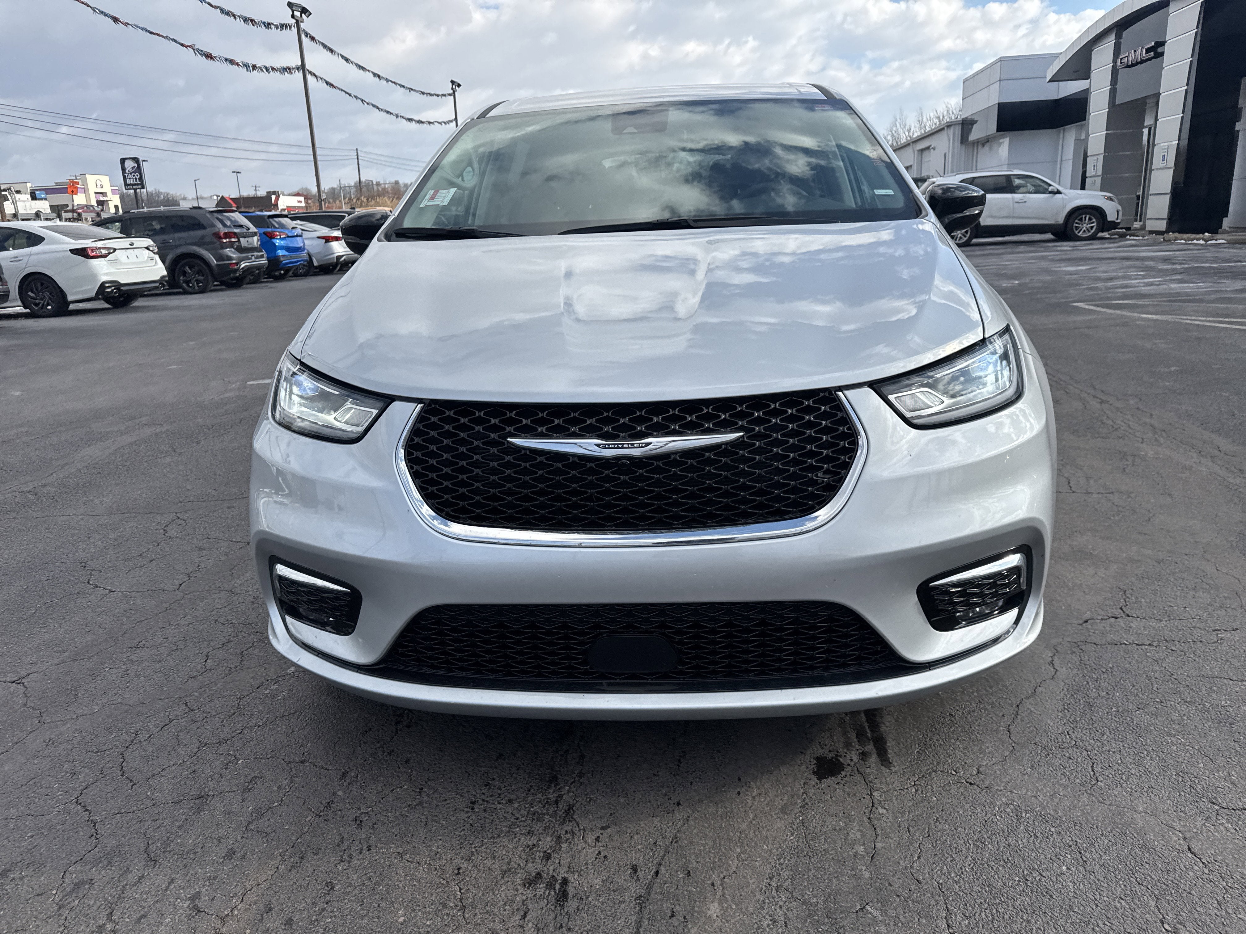 2024 Chrysler Pacifica Touring L