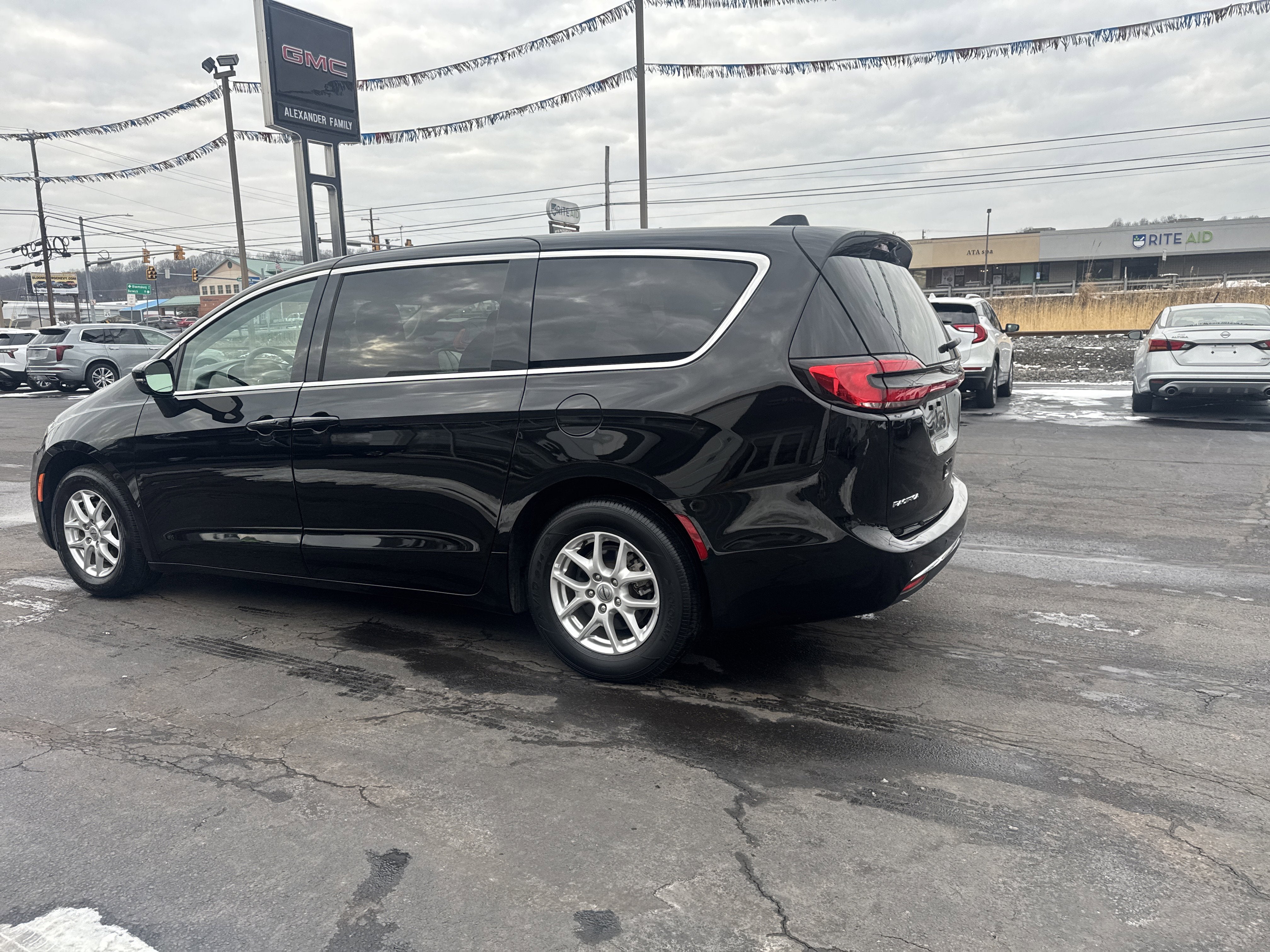 2024 Chrysler Pacifica Touring L