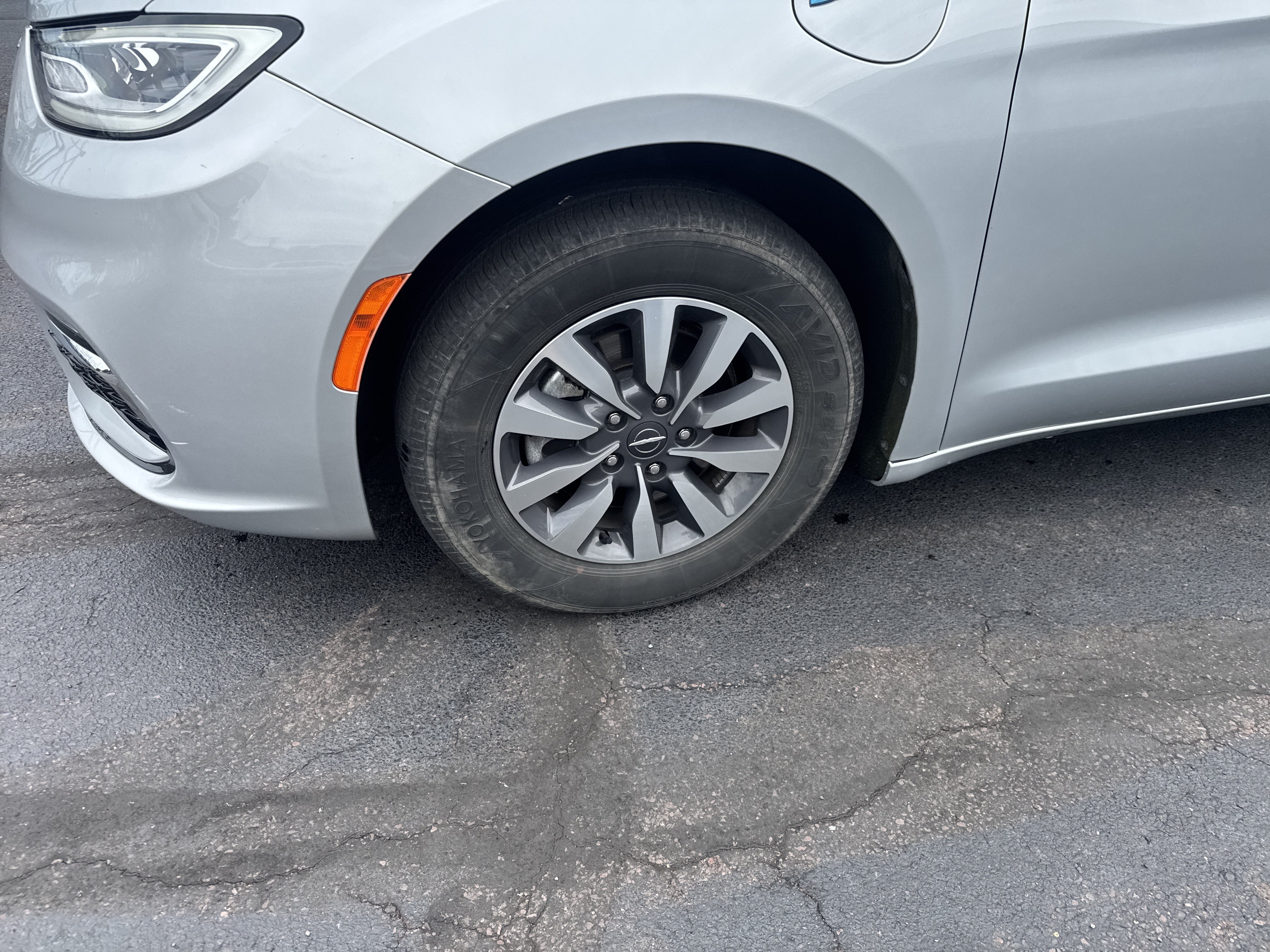 2024 Chrysler Pacifica Hybrid Select