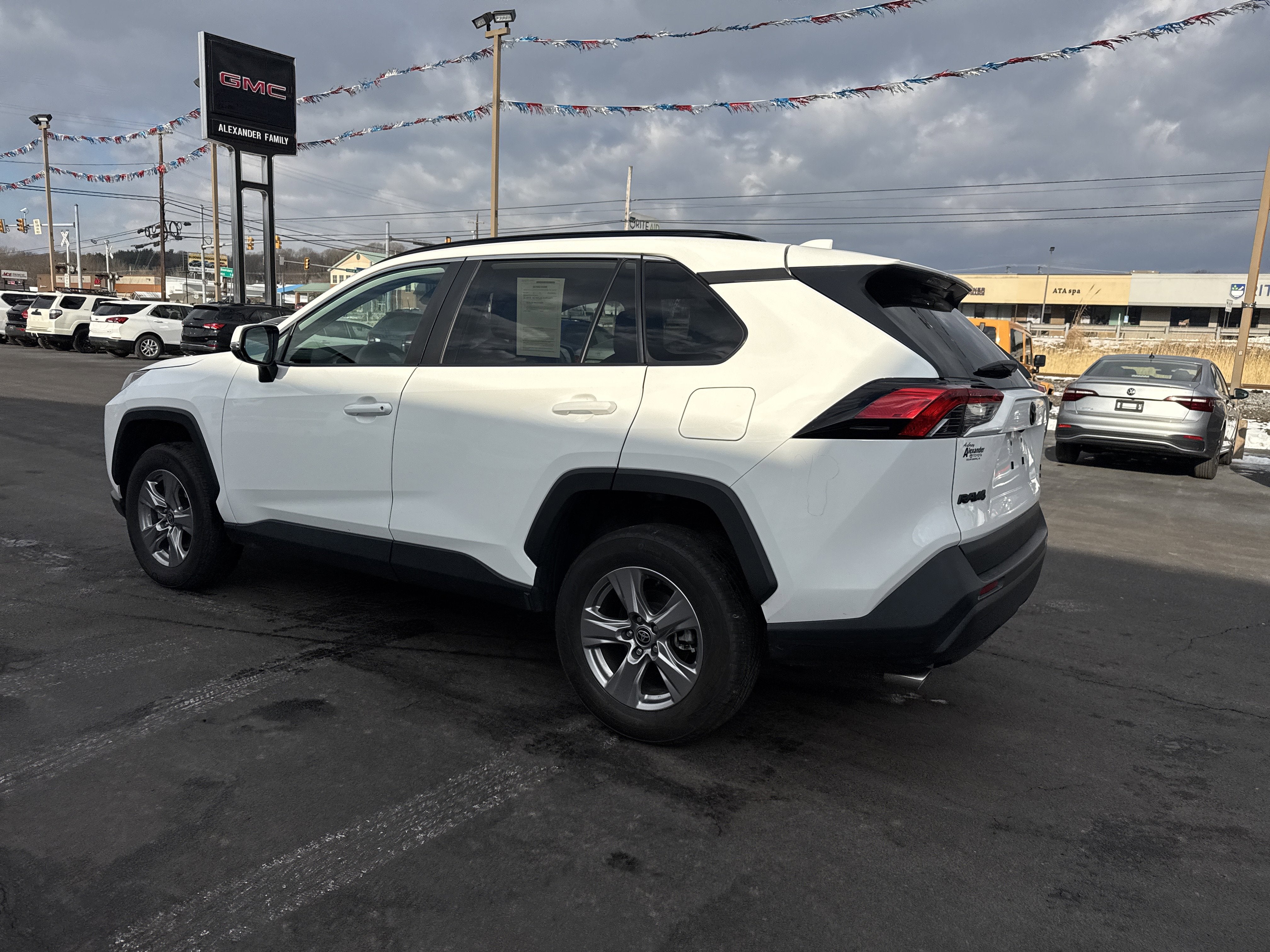 2023 Toyota RAV4 XLE