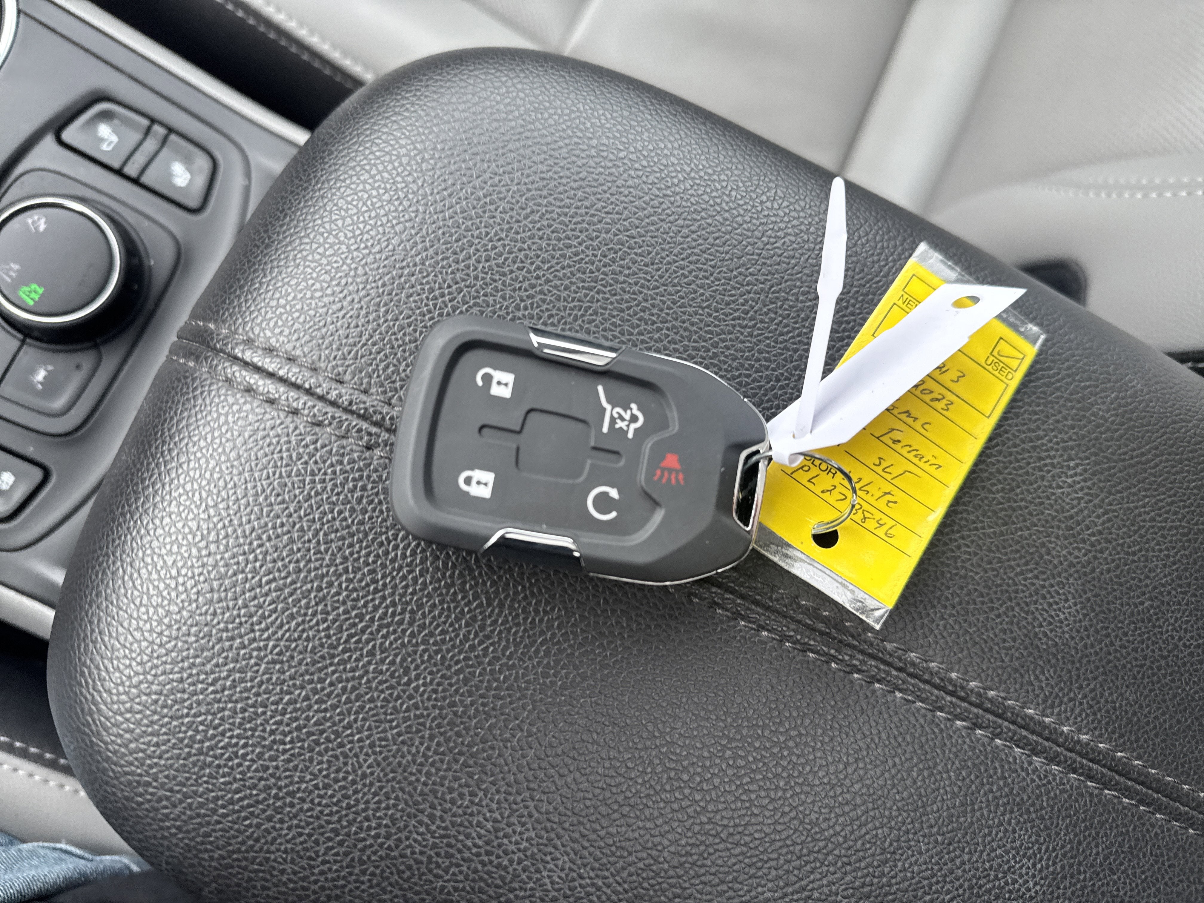 2023 GMC Terrain SLT