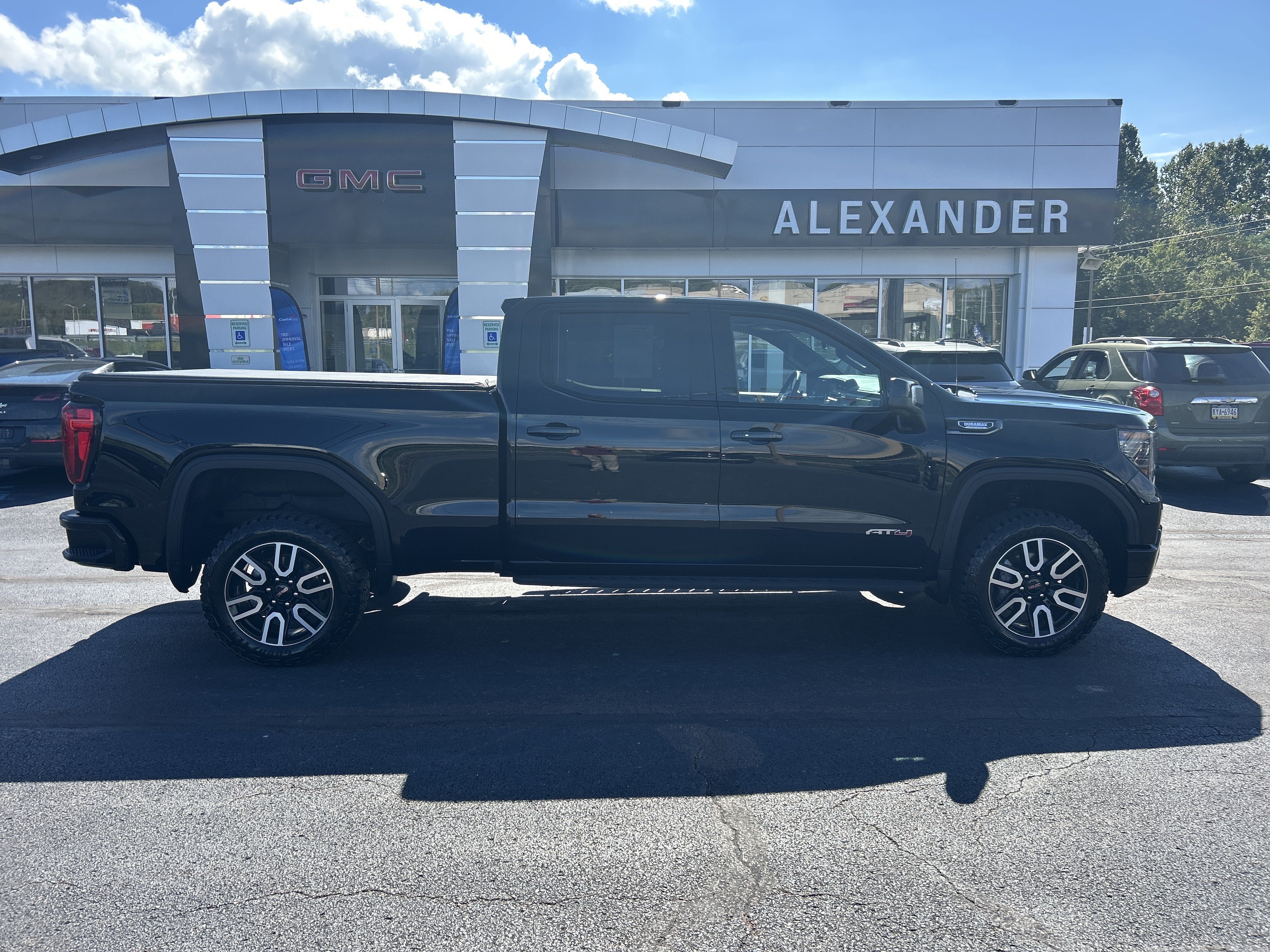 2023 GMC Sierra 1500 AT4