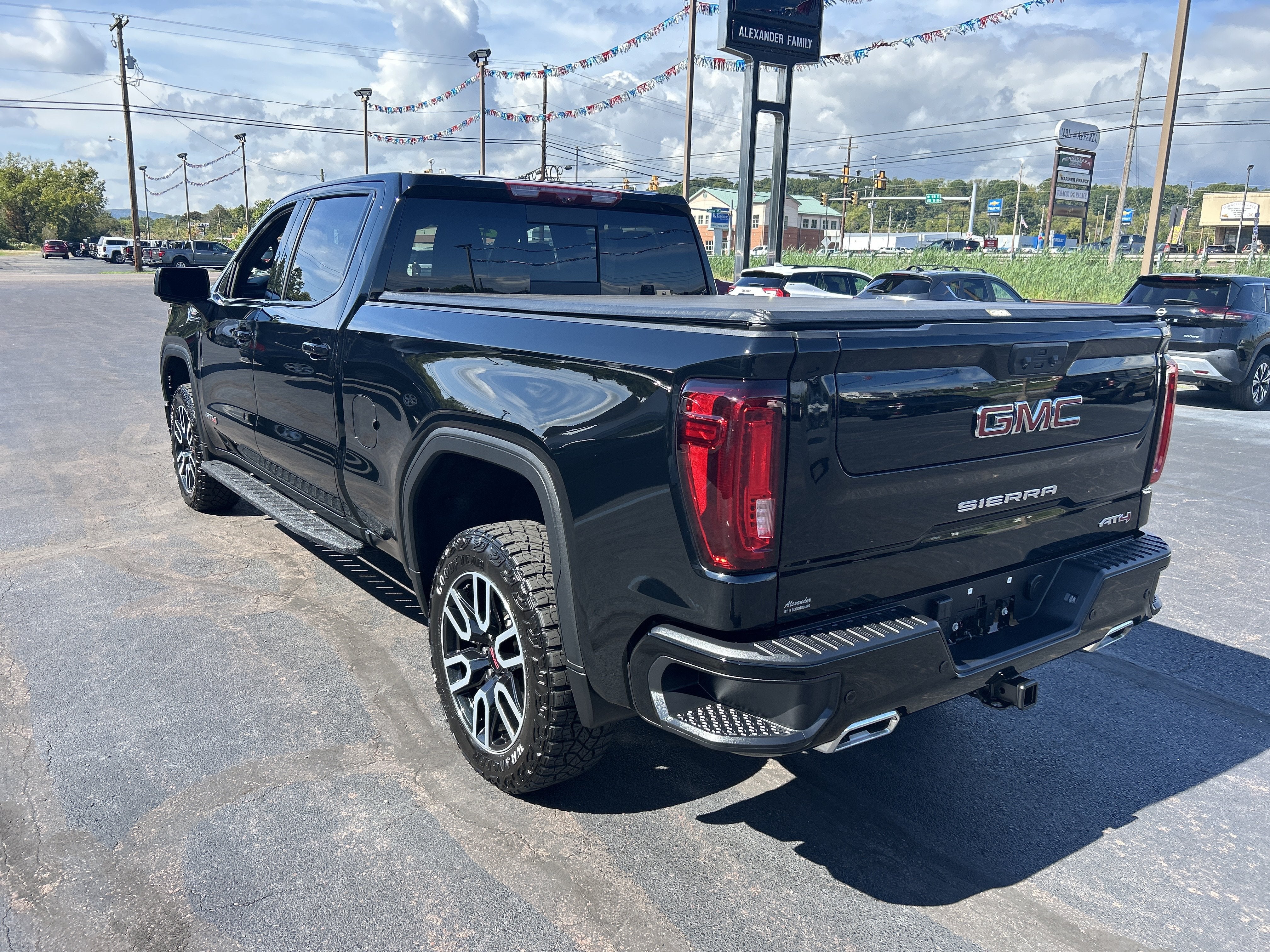 2023 GMC Sierra 1500 AT4