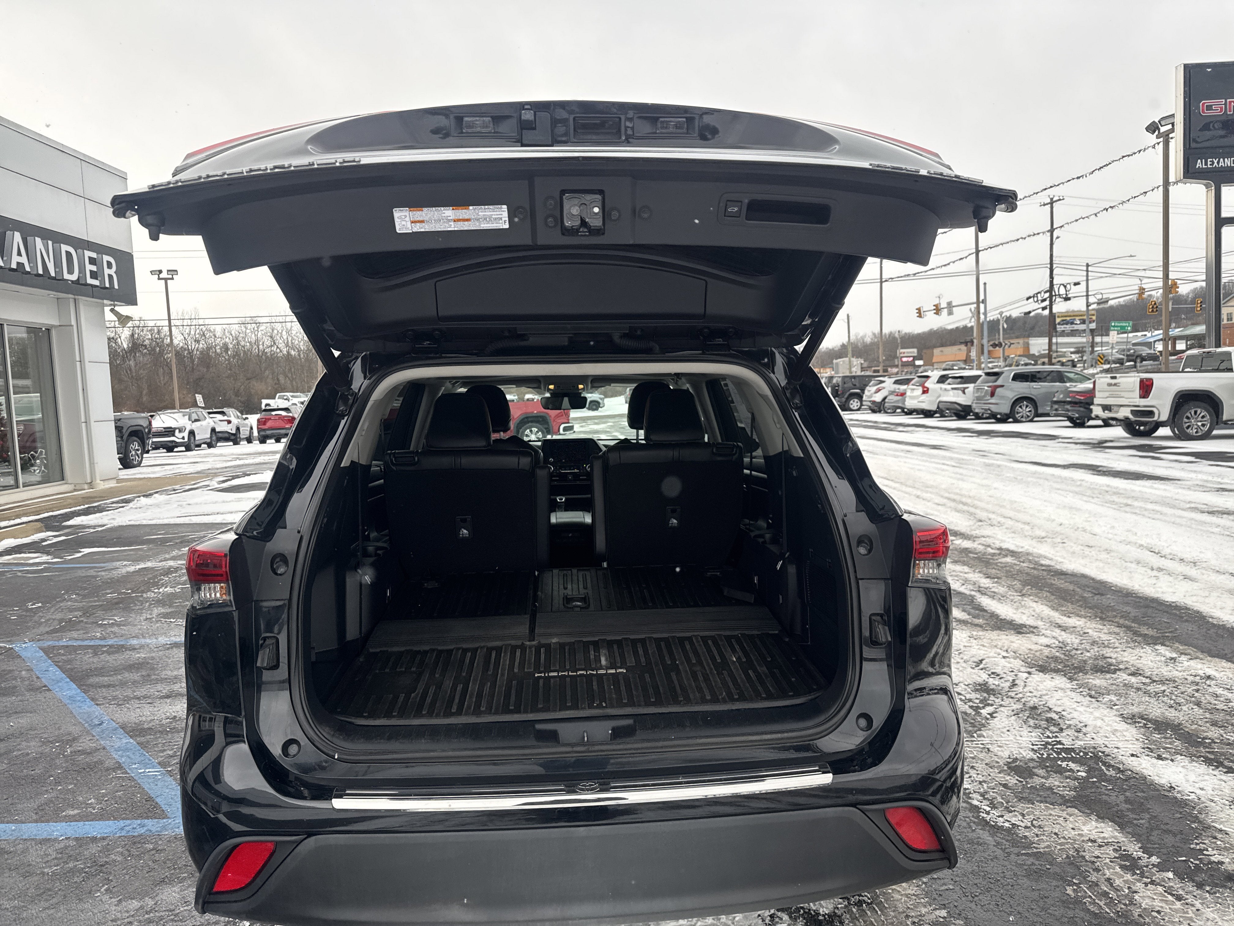 2023 Toyota Highlander L