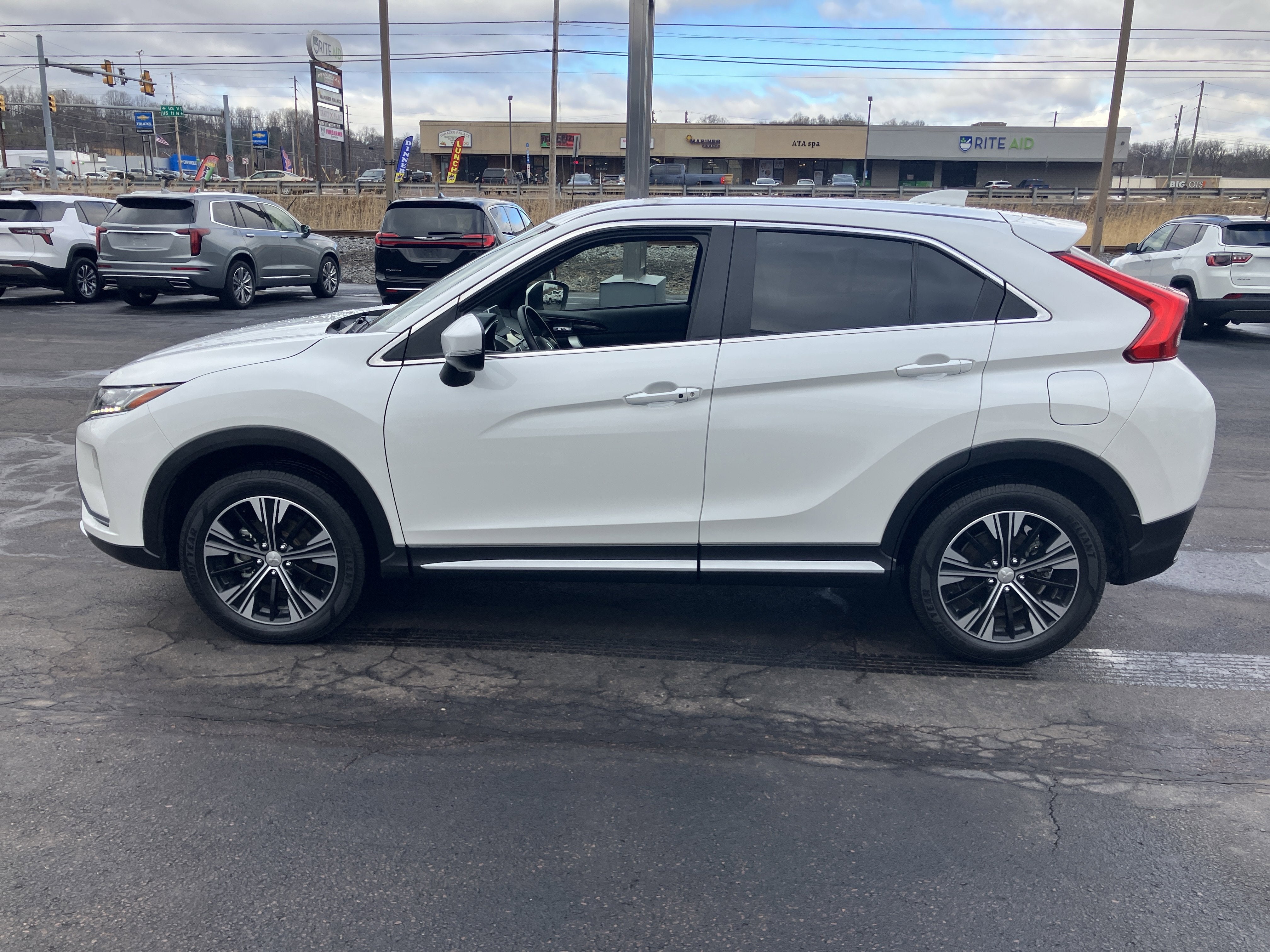2020 Mitsubishi Eclipse Cross SE