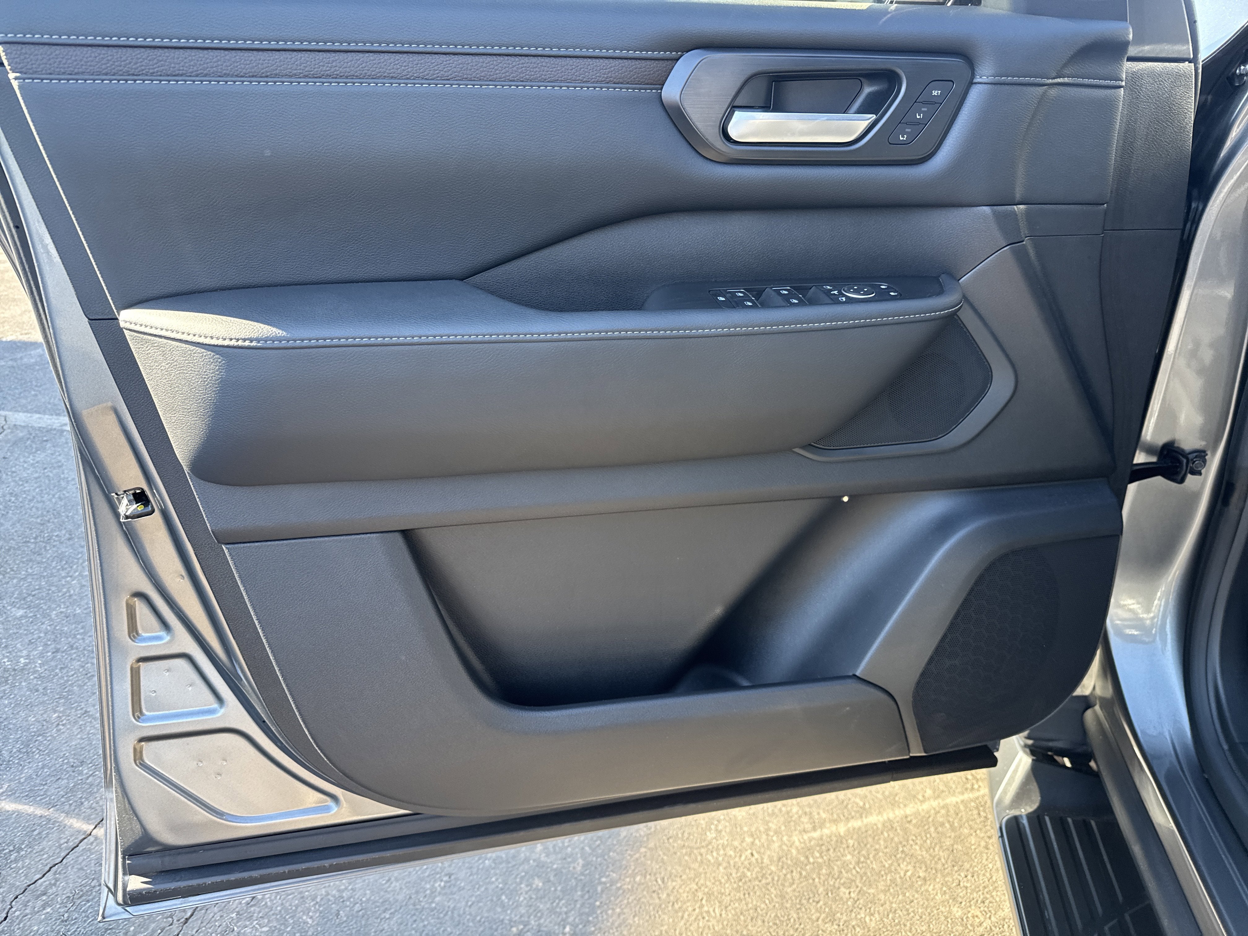 2025 Nissan Armada SL