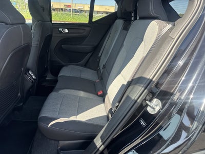 2024 Volvo XC40 Core Bright Theme