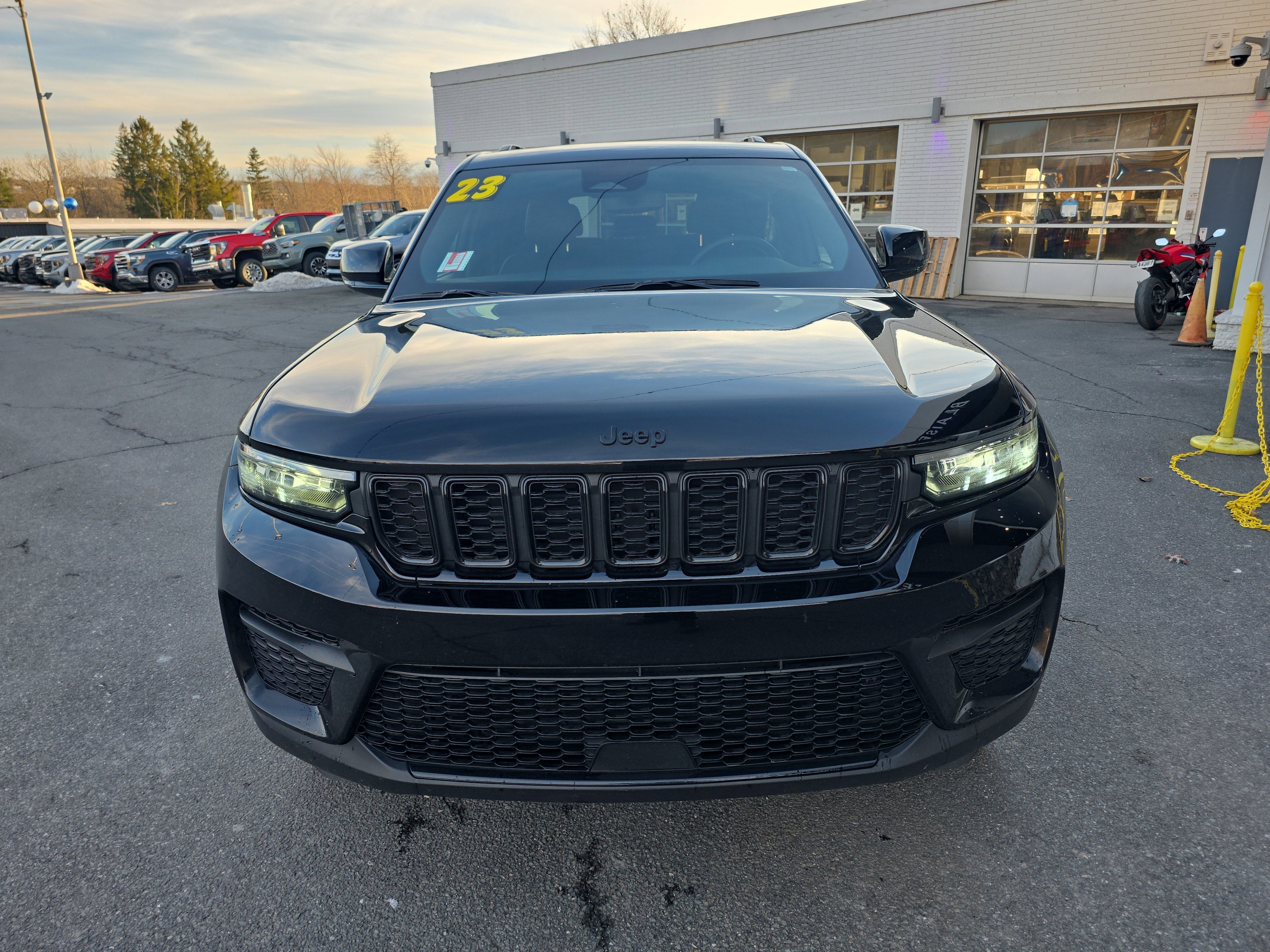 2023 Jeep Grand Cherokee Altitude