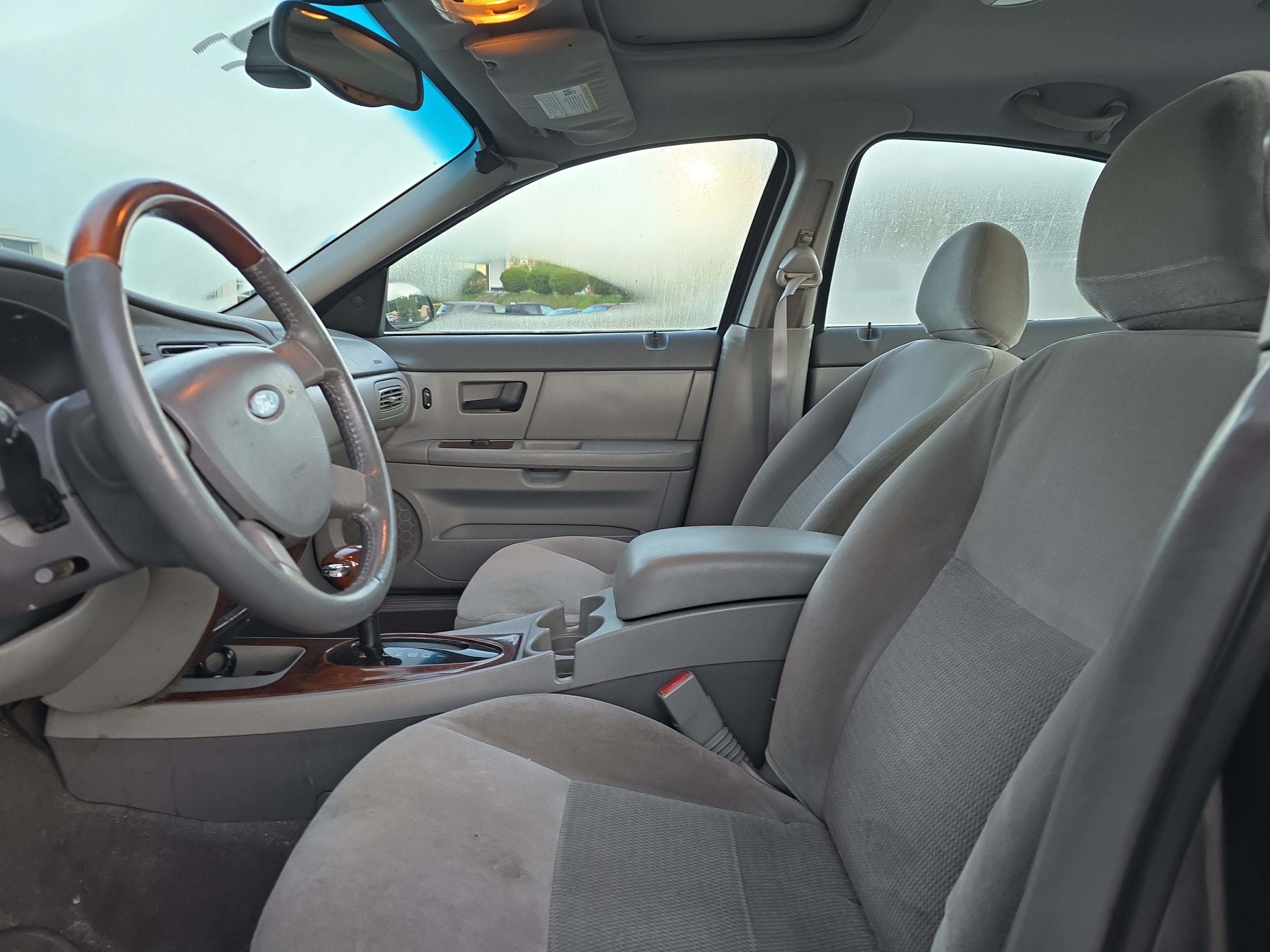 2005 Ford Taurus SEL