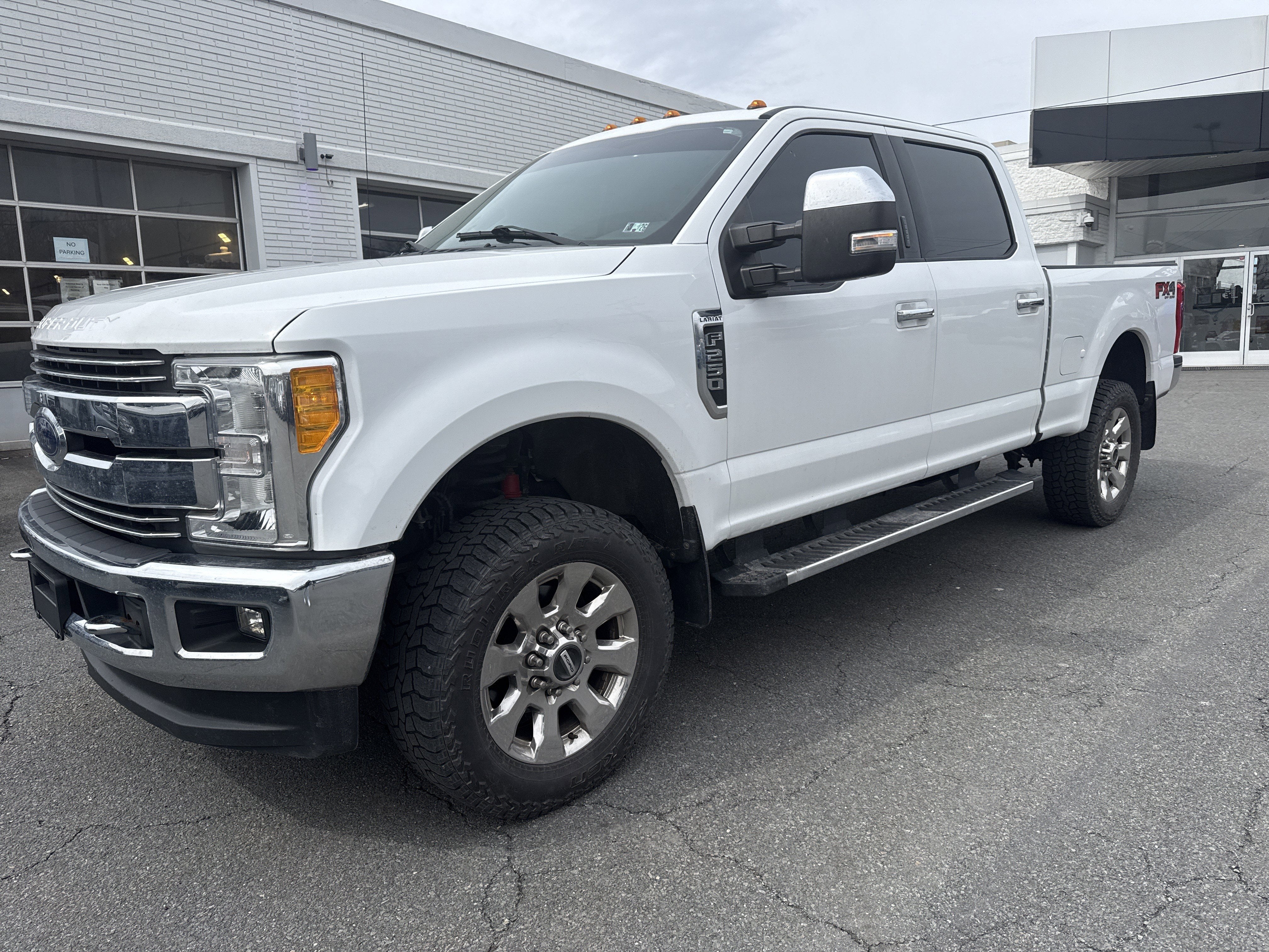 2017 Ford Super Duty F-250 SRW Lariat