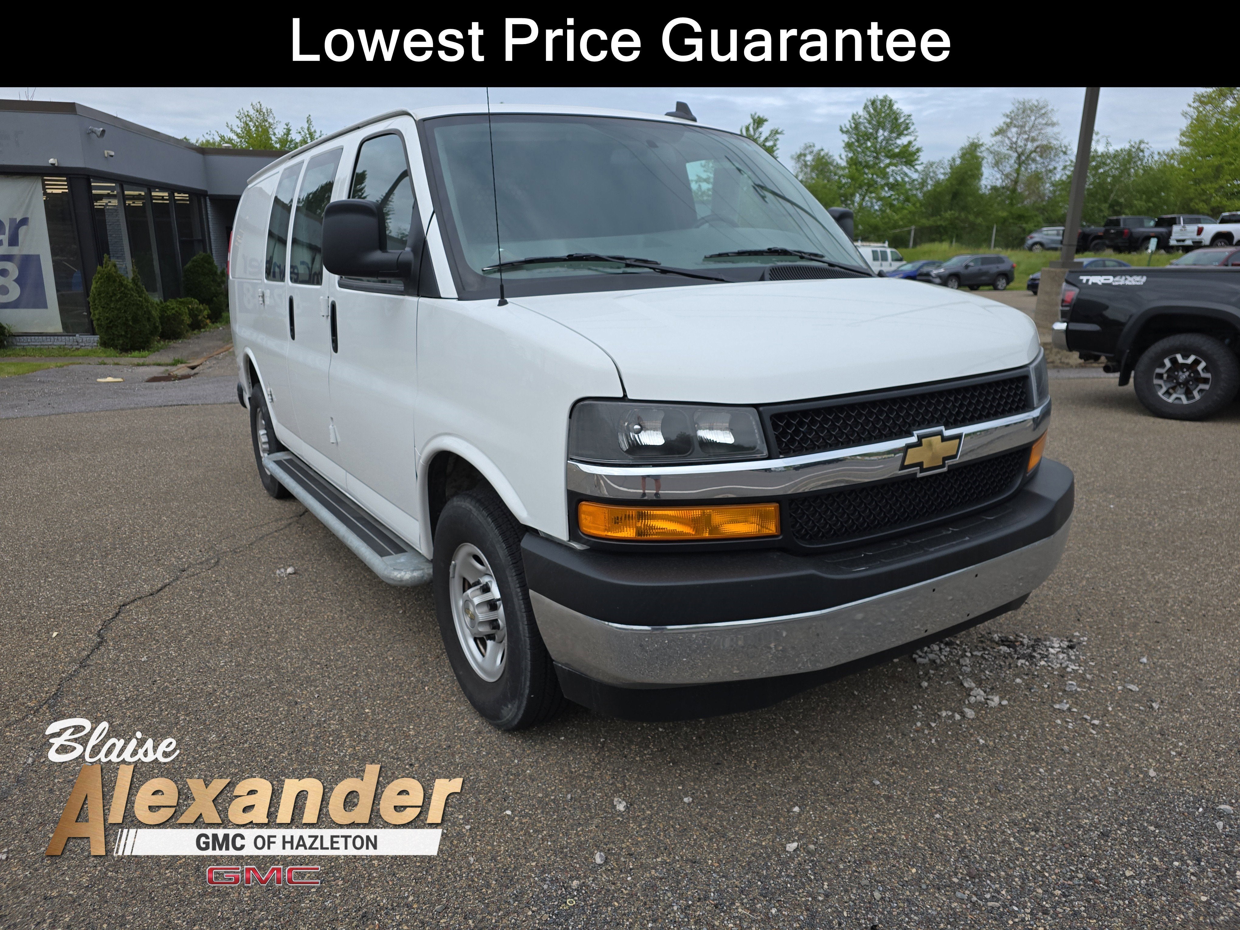 2024 Chevrolet Express 2500 Work Van HD's photo