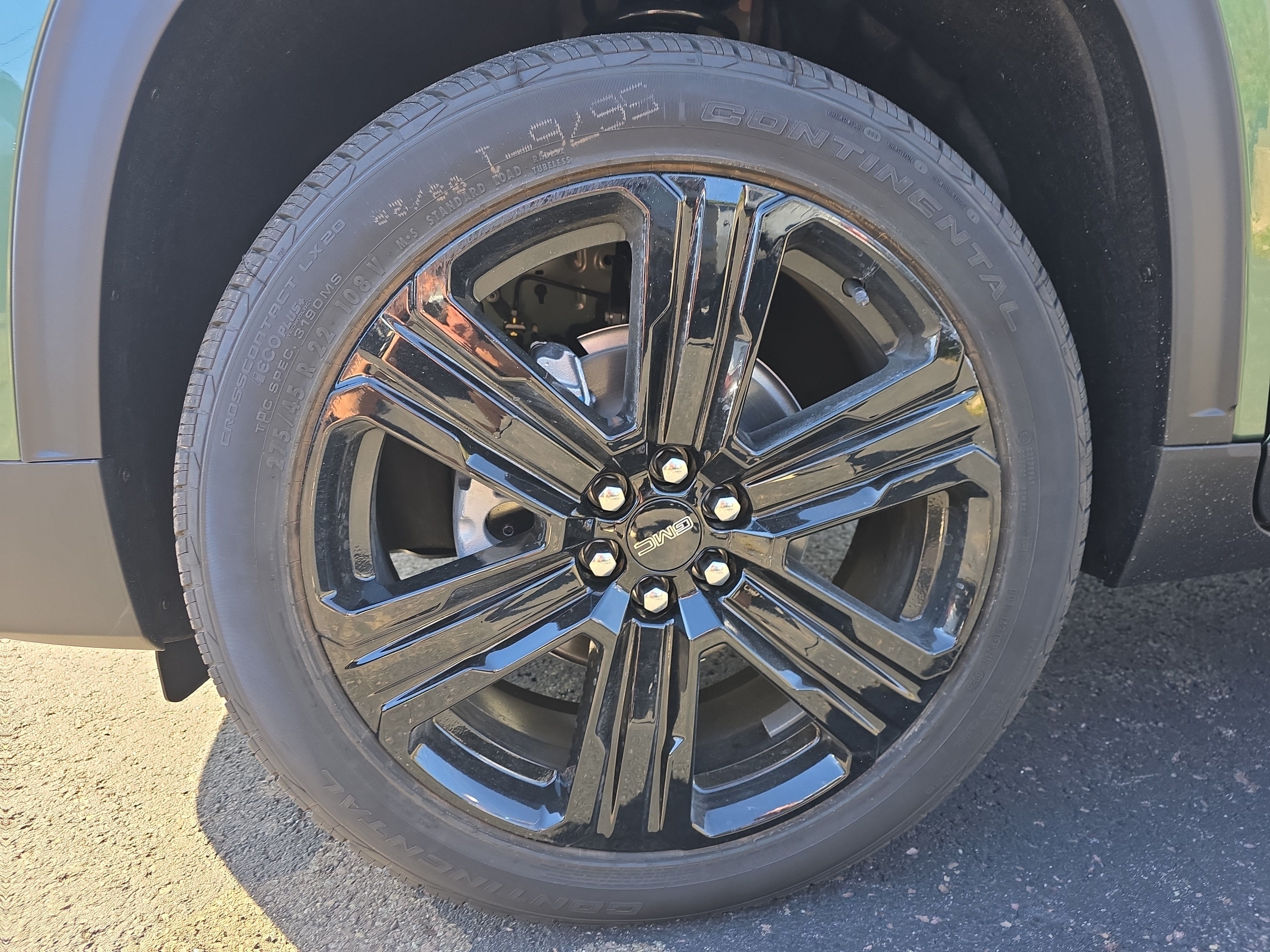 2027 GMC Acadia Elevation