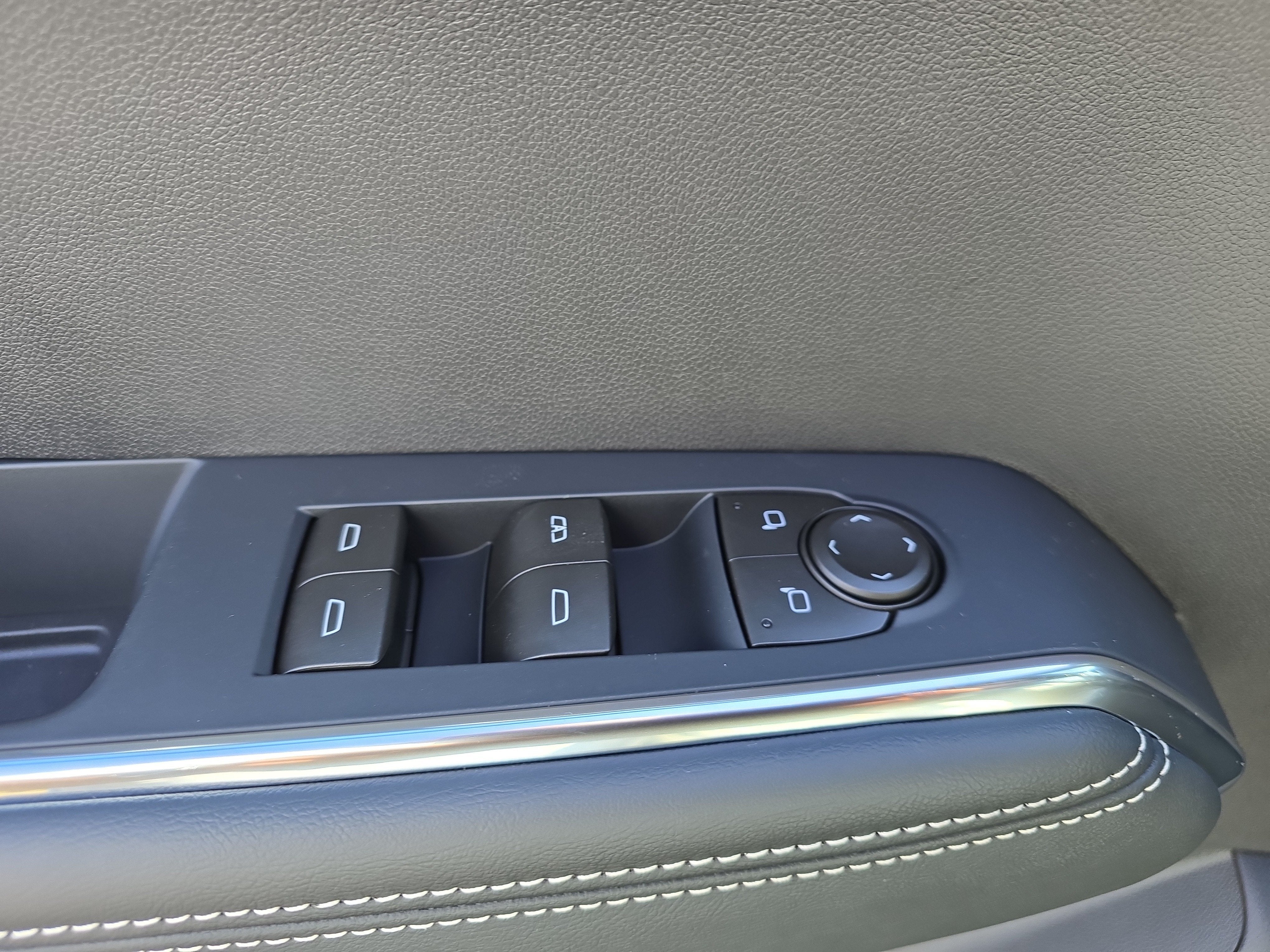 2027 GMC Acadia Elevation