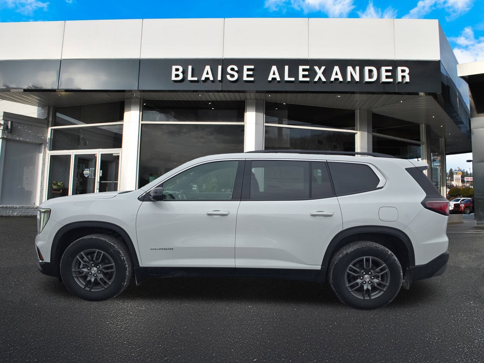 2025 GMC Acadia Elevation