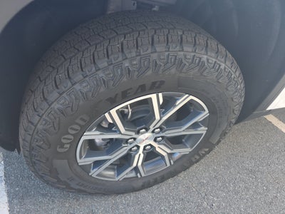2025 GMC Acadia AT4