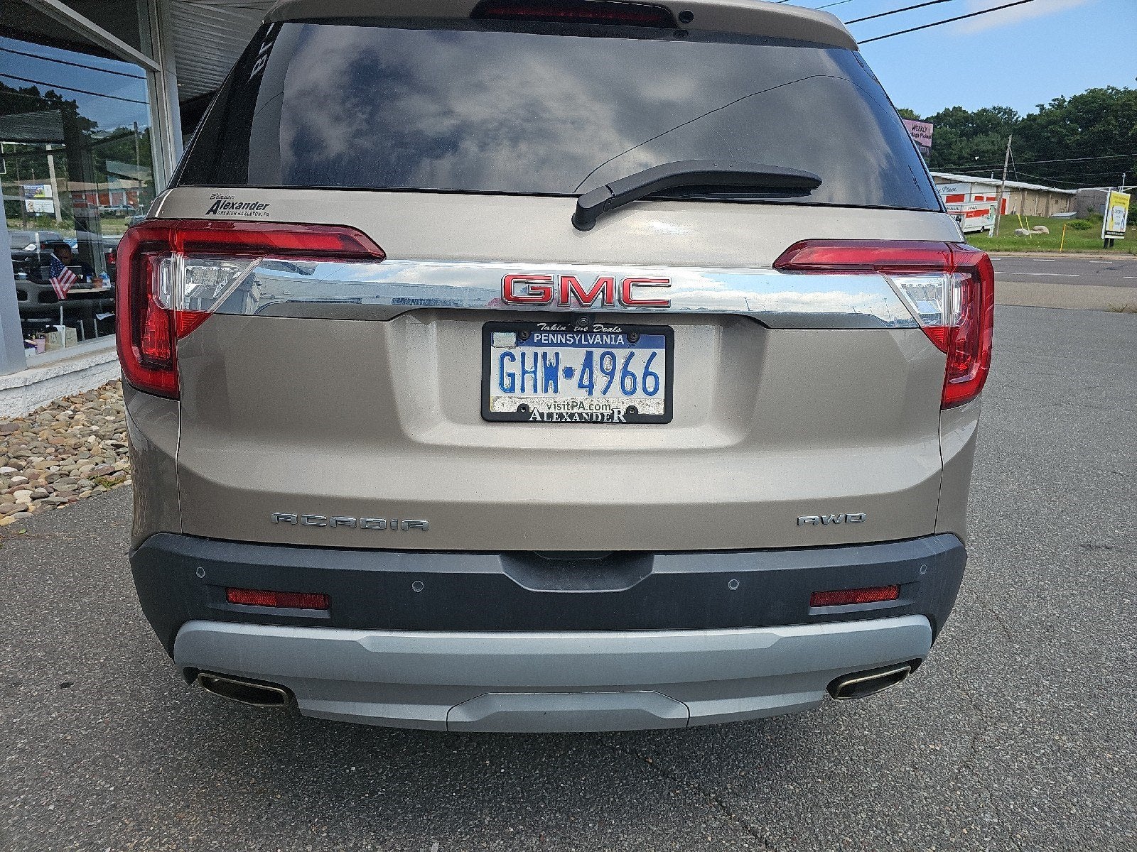 2023 GMC Acadia SLE