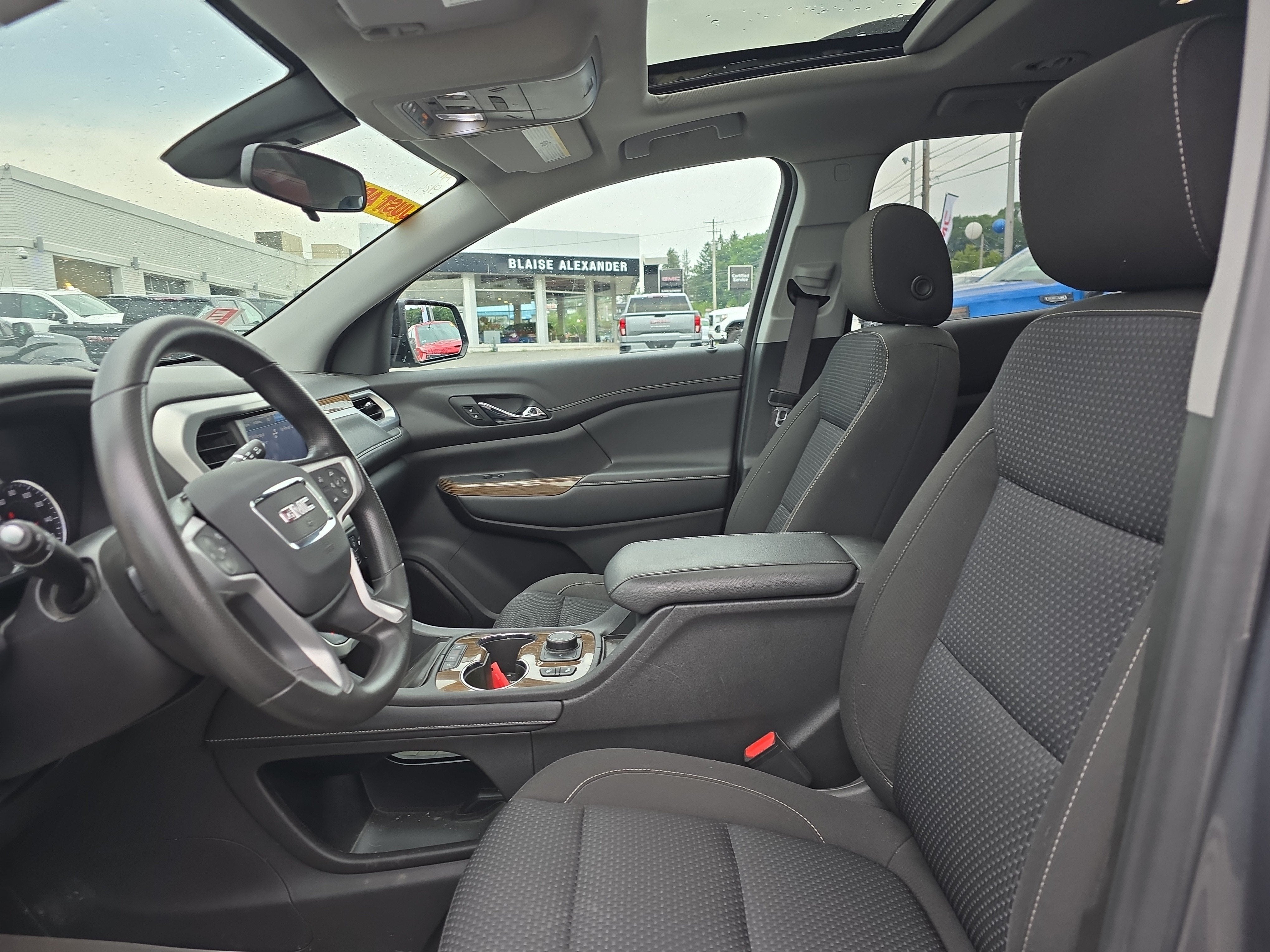2022 GMC Acadia SLE