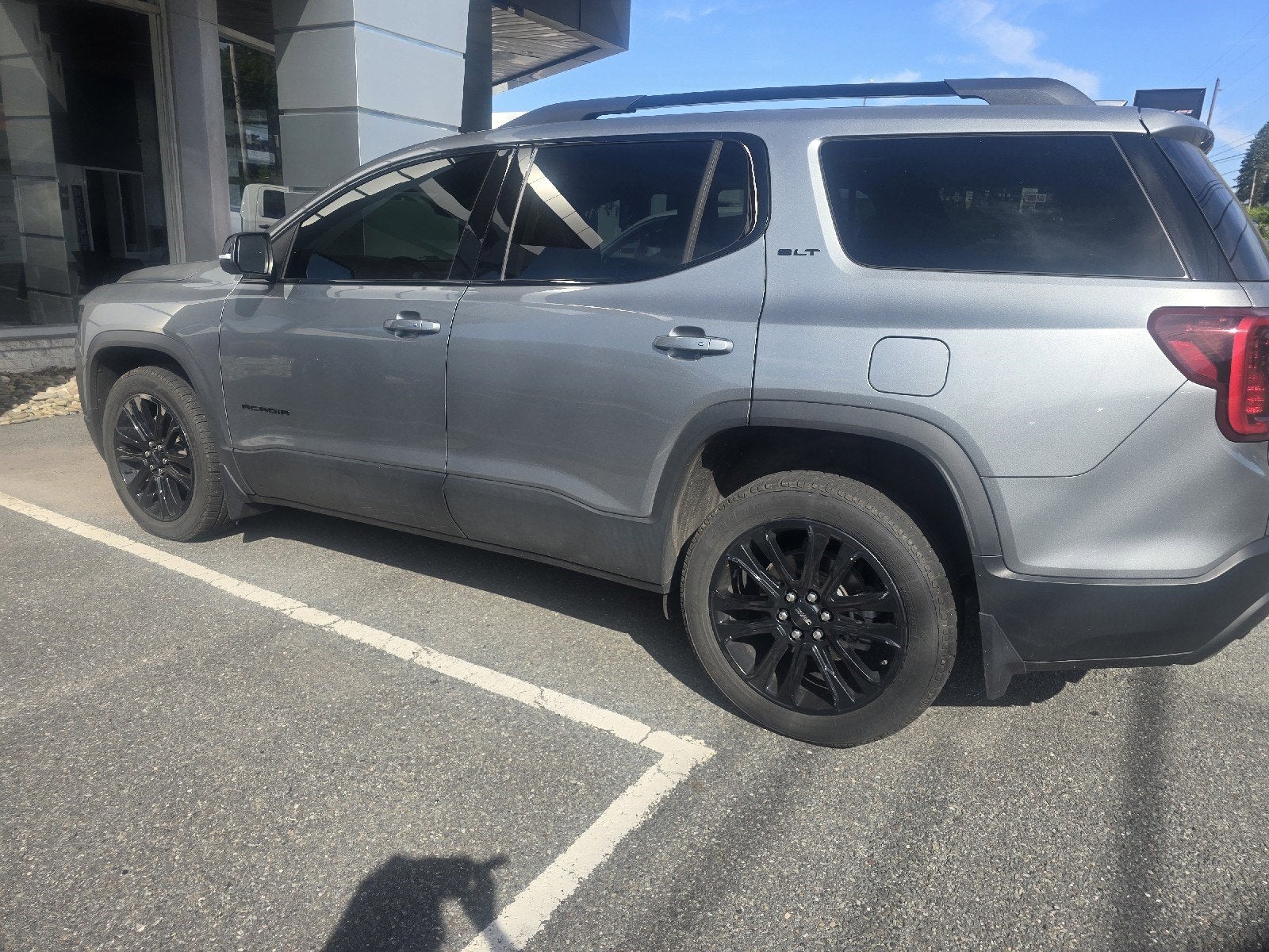 2023 GMC Acadia SLT