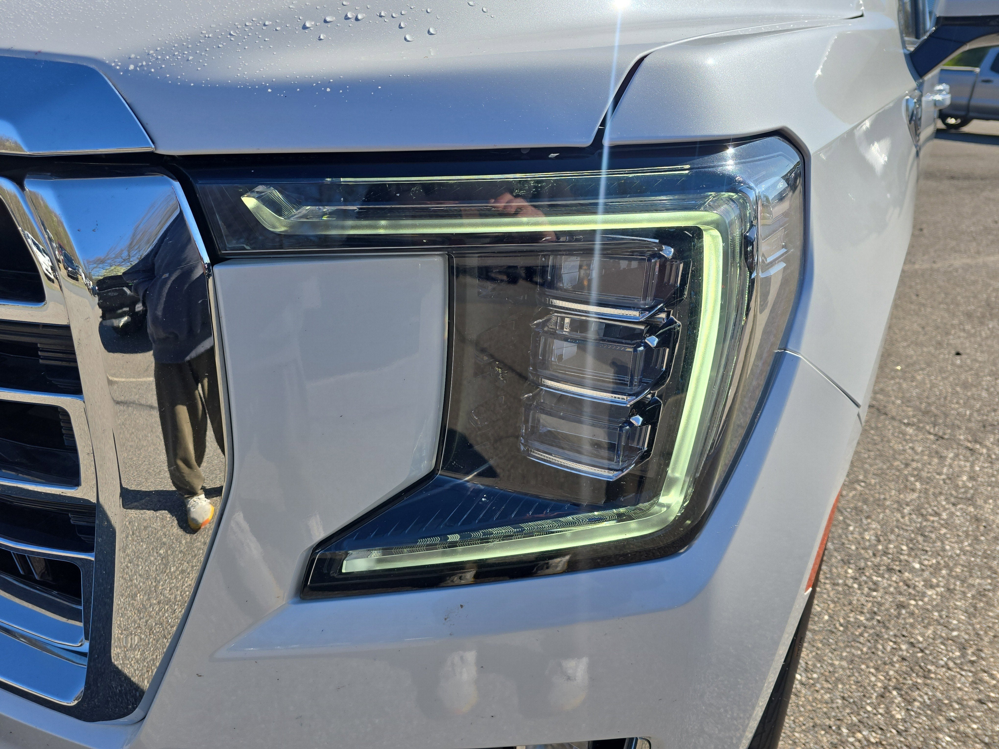 2023 GMC Yukon SLT