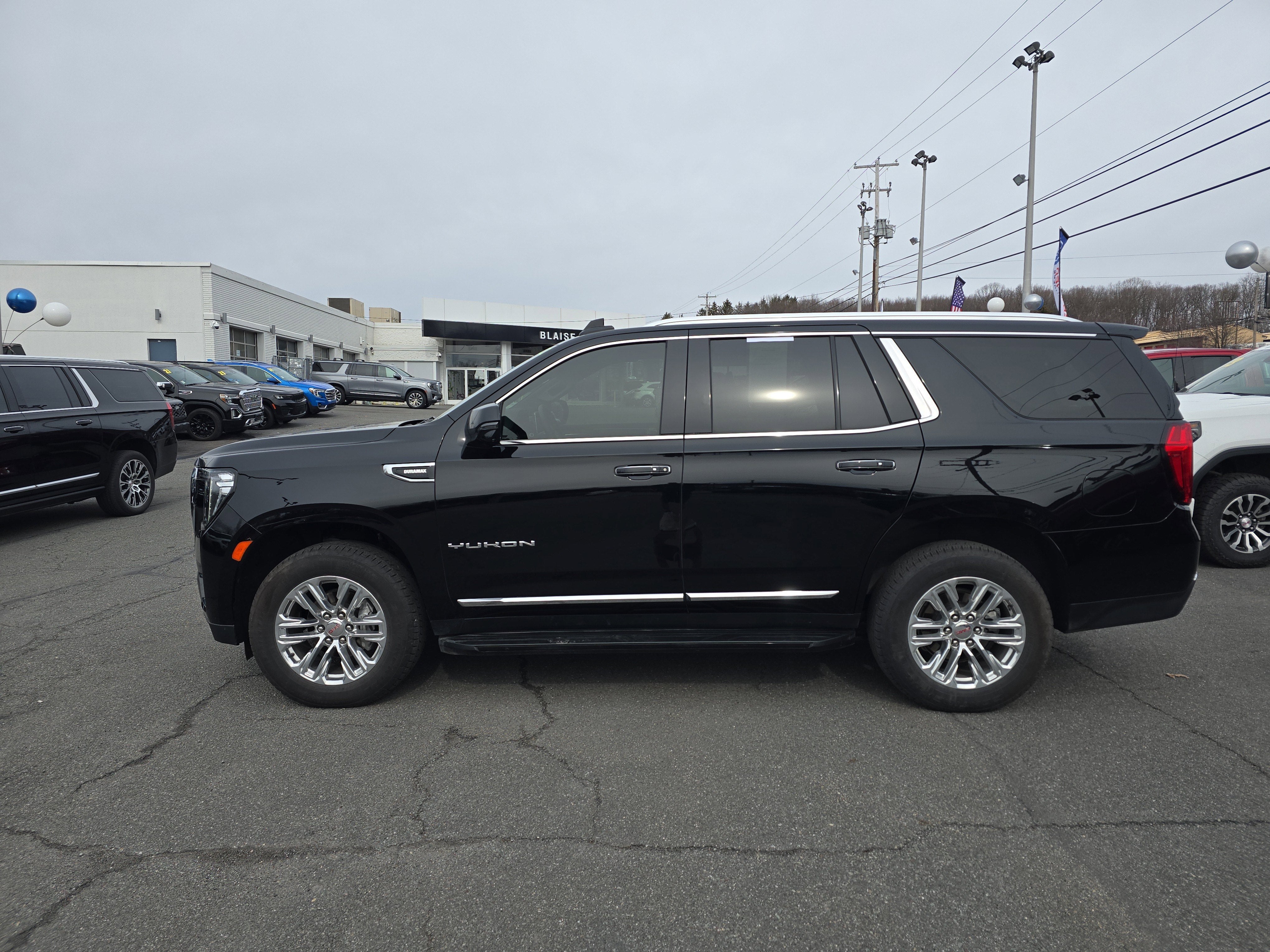 2024 GMC Yukon SLT