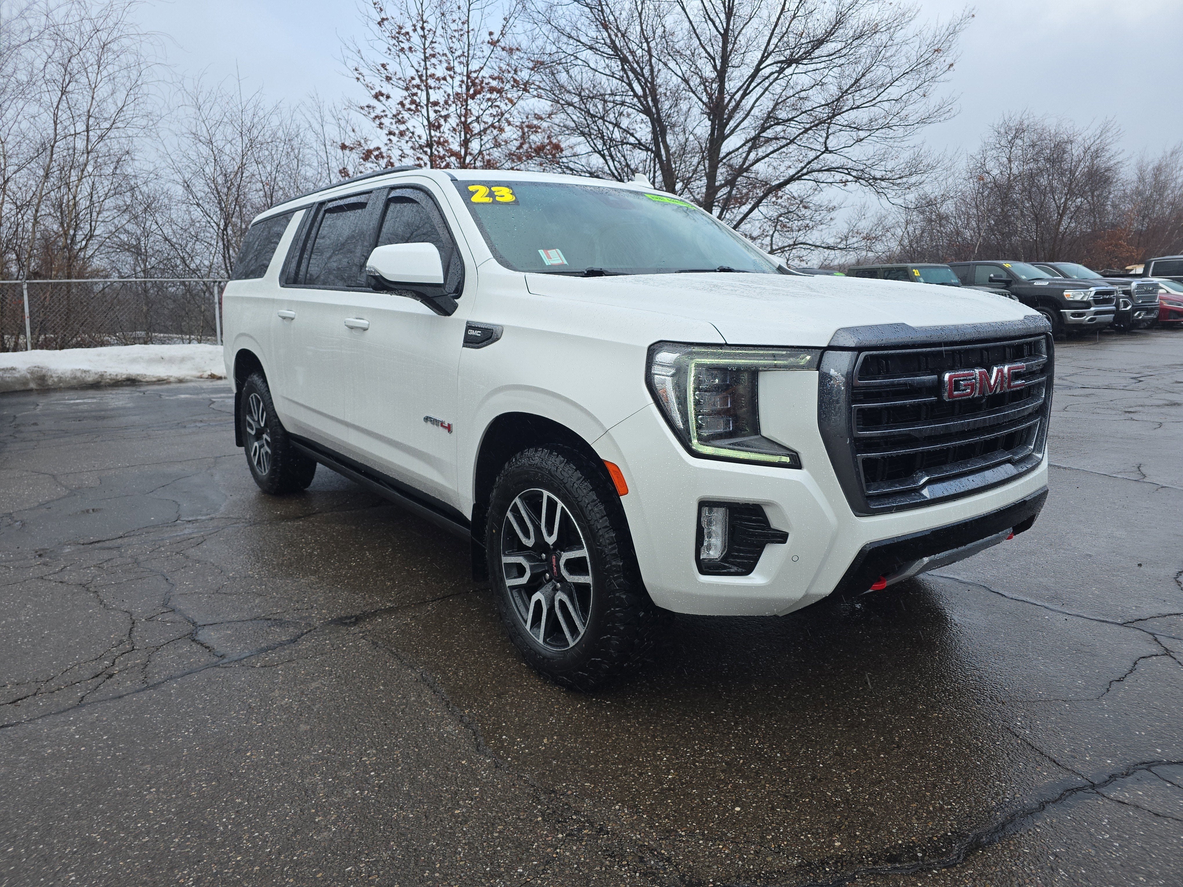 2023 GMC Yukon XL AT4