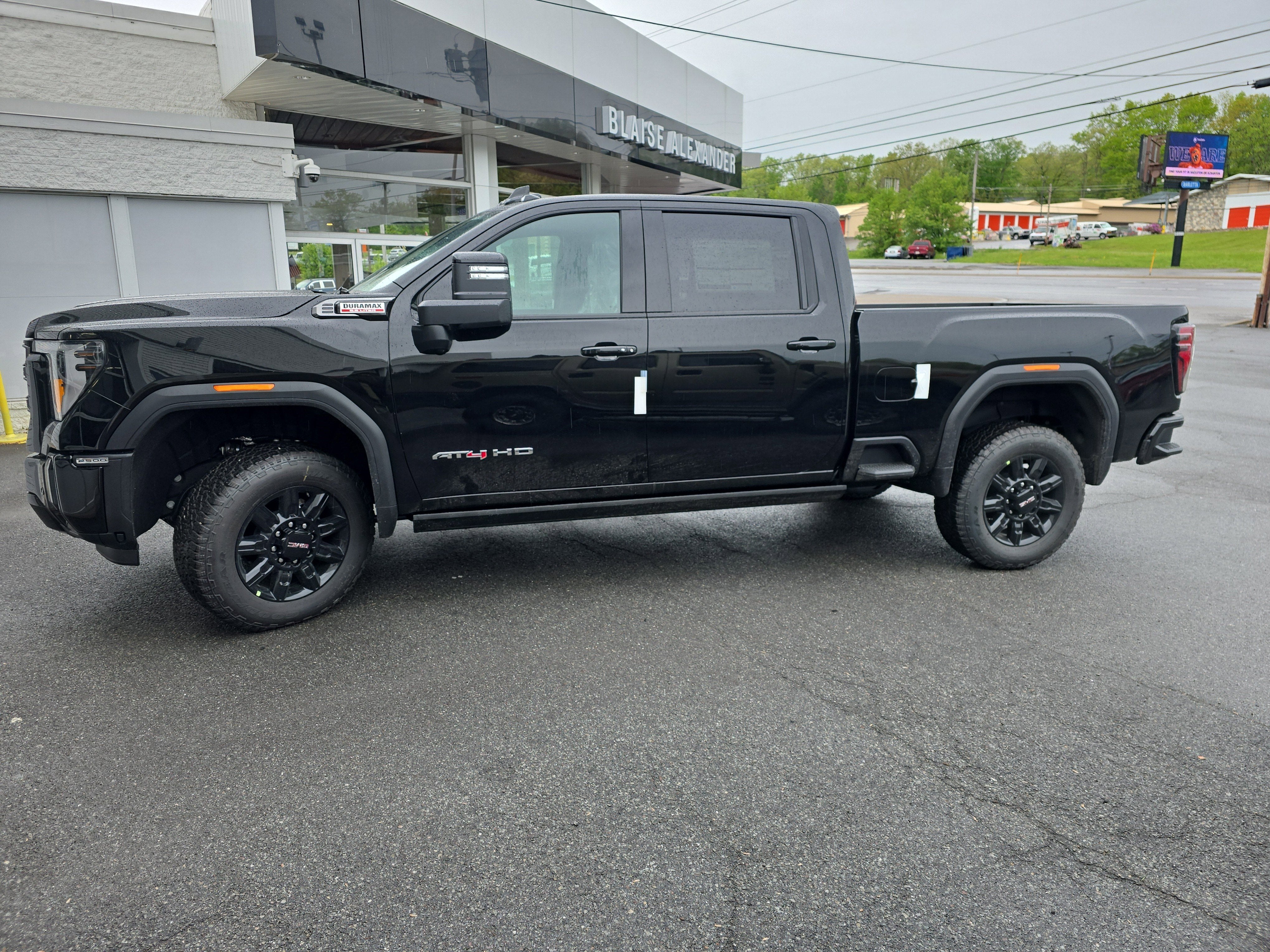 2026 GMC Sierra 2500HD AT4 - Photo 4