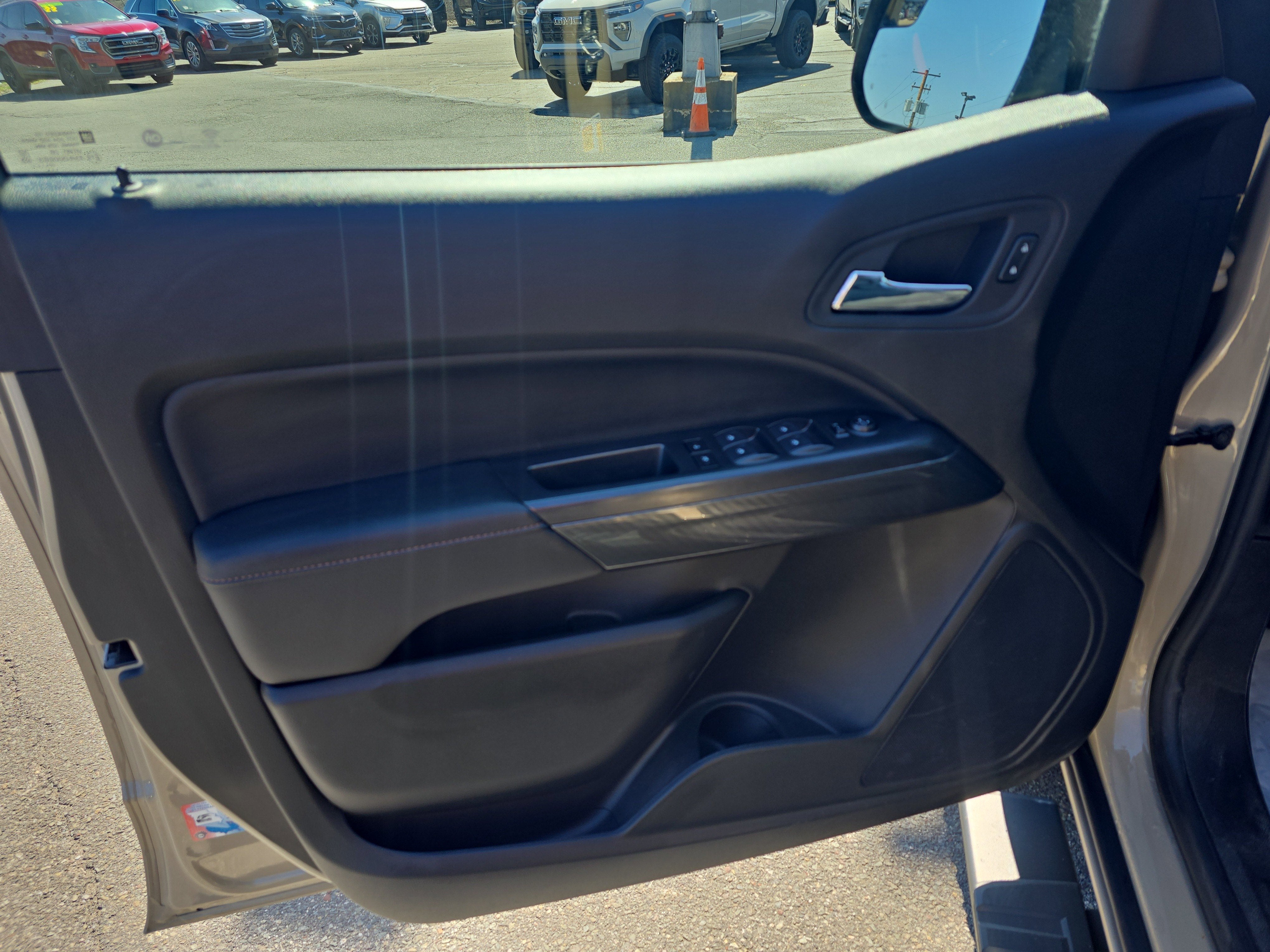 2022 GMC Canyon AT4 - Leather