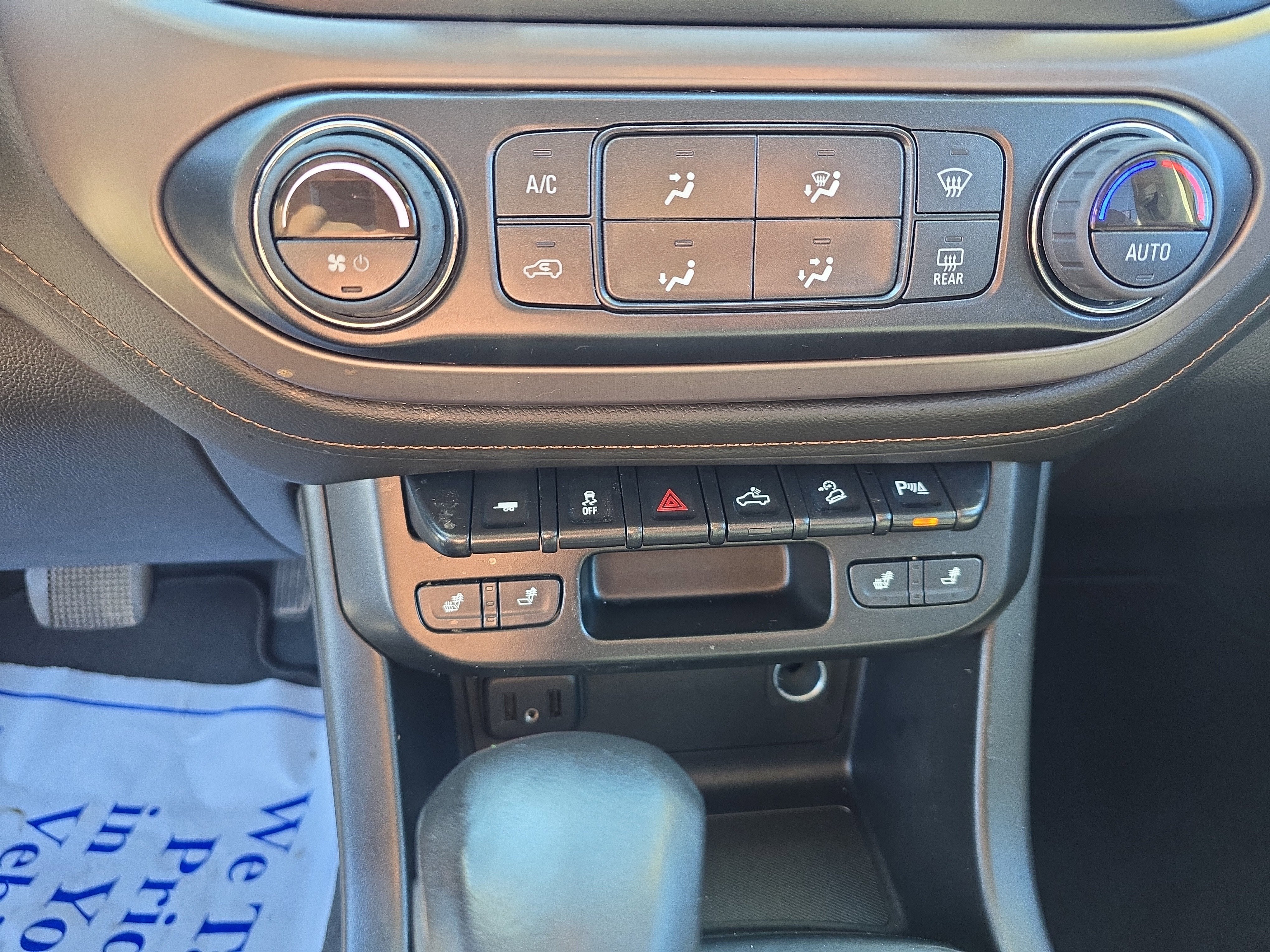 2022 GMC Canyon AT4 - Leather