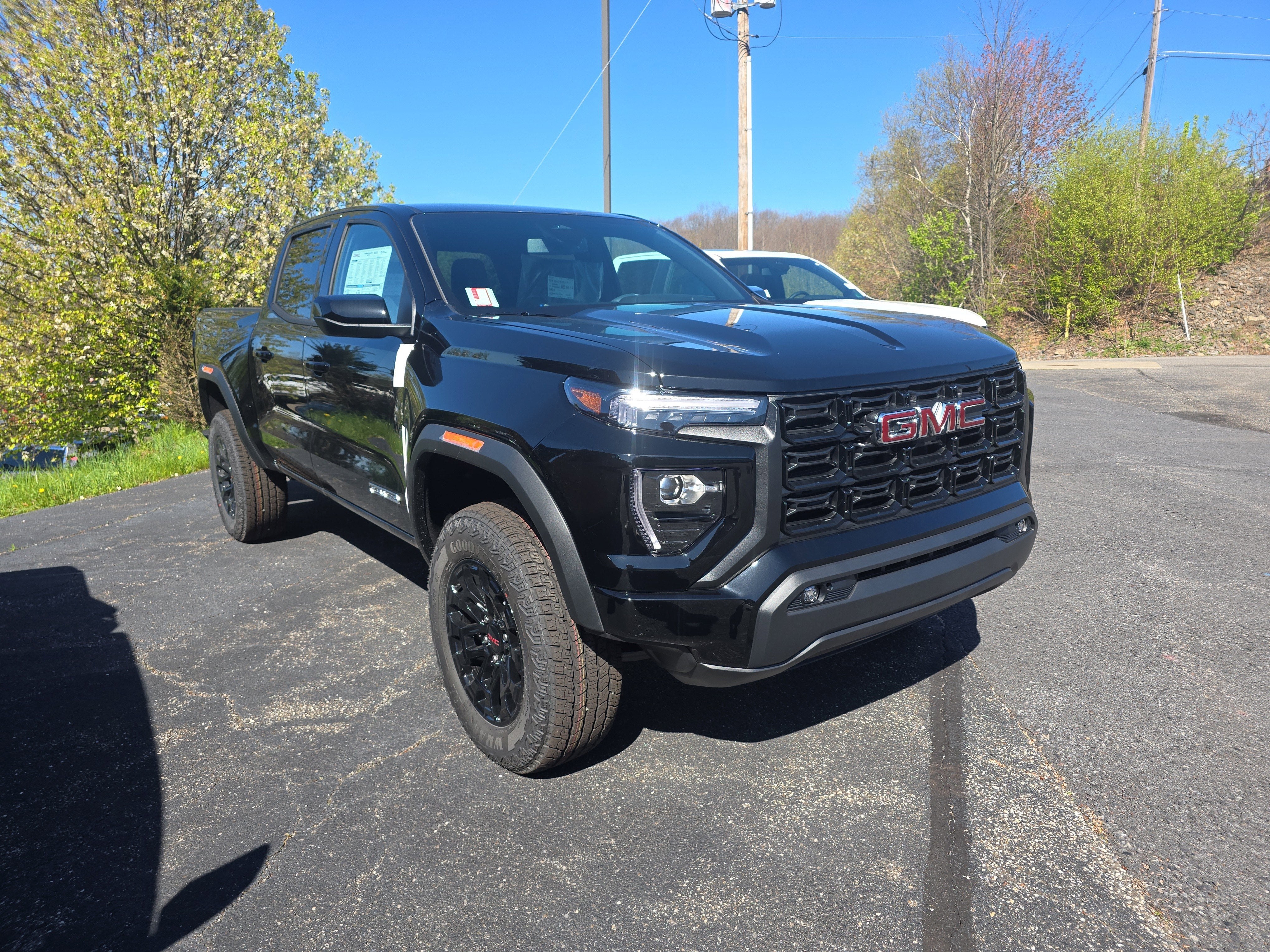 2026 GMC Canyon 4WD Elevation Crew Cab Short Box's photo