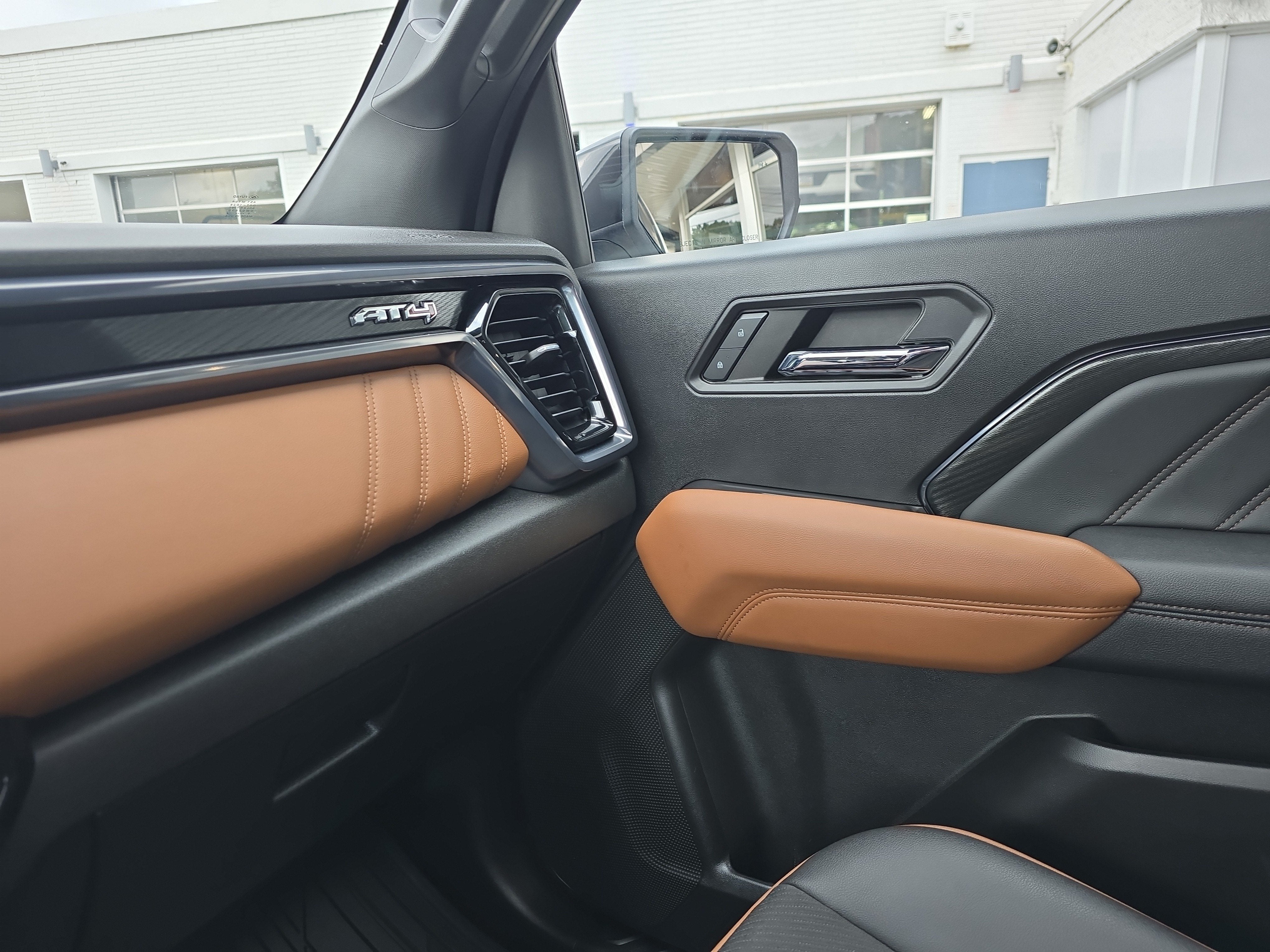 2023 GMC Canyon AT4