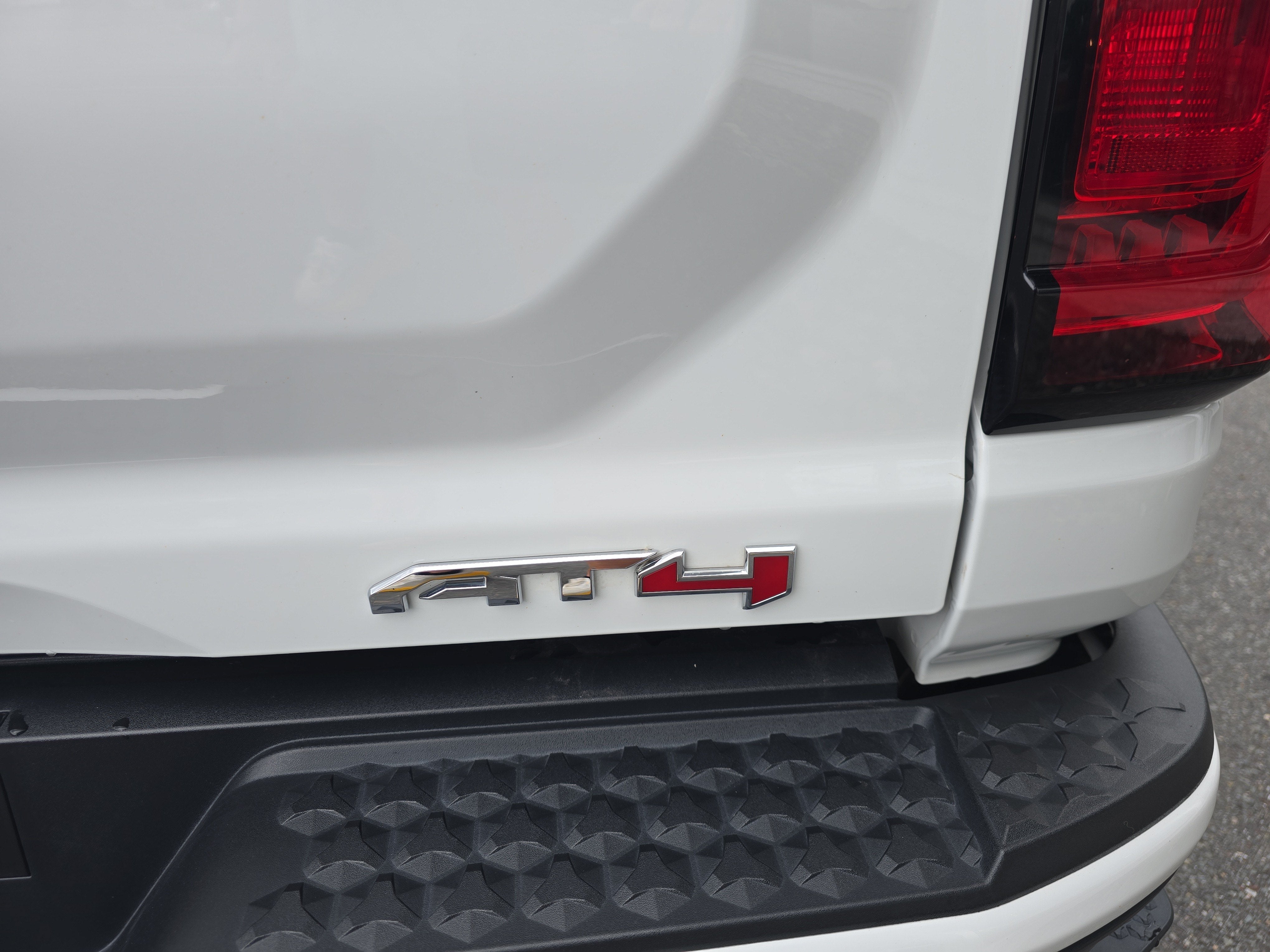 2023 GMC Canyon AT4