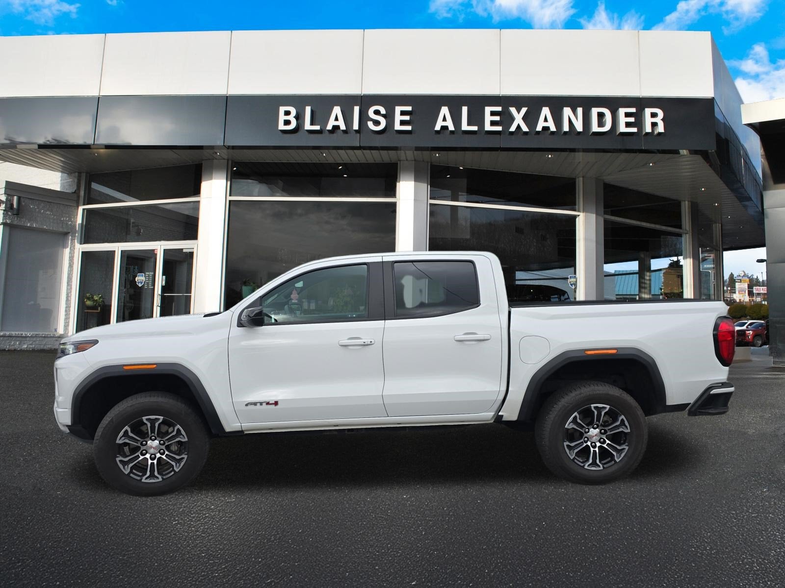 2023 GMC Canyon AT4