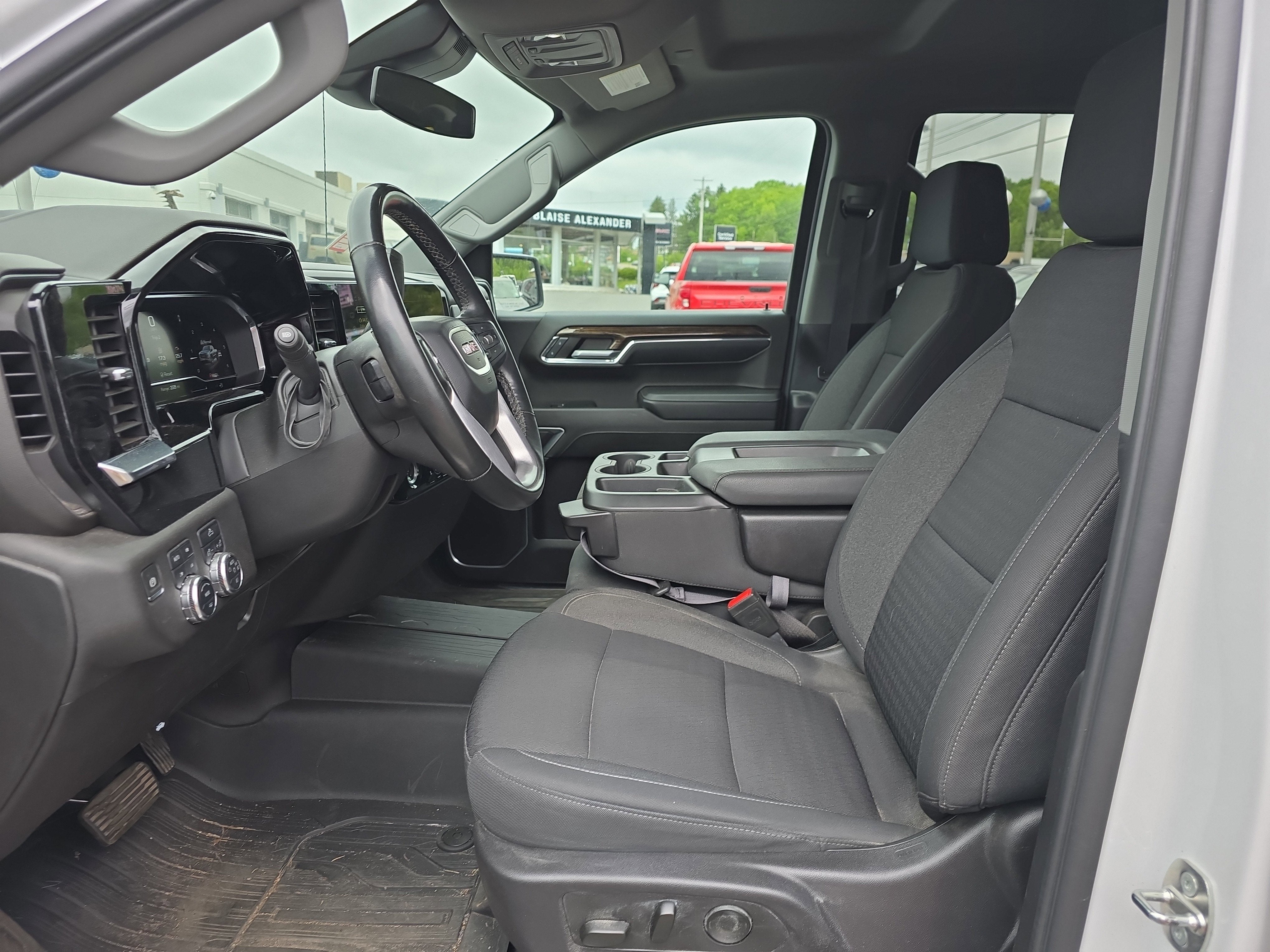 2024 GMC Sierra 1500 Elevation