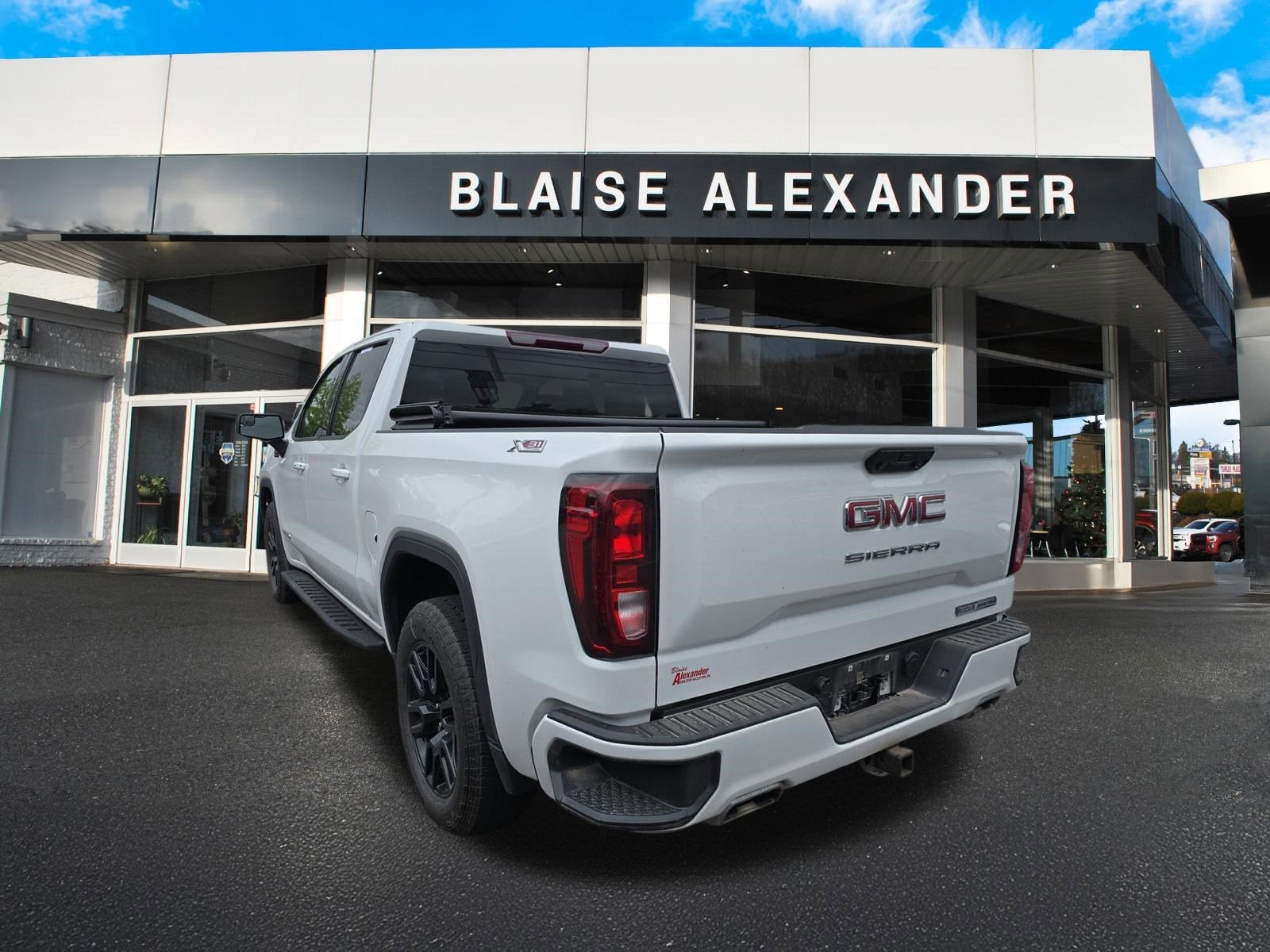 2024 GMC Sierra 1500 Elevation