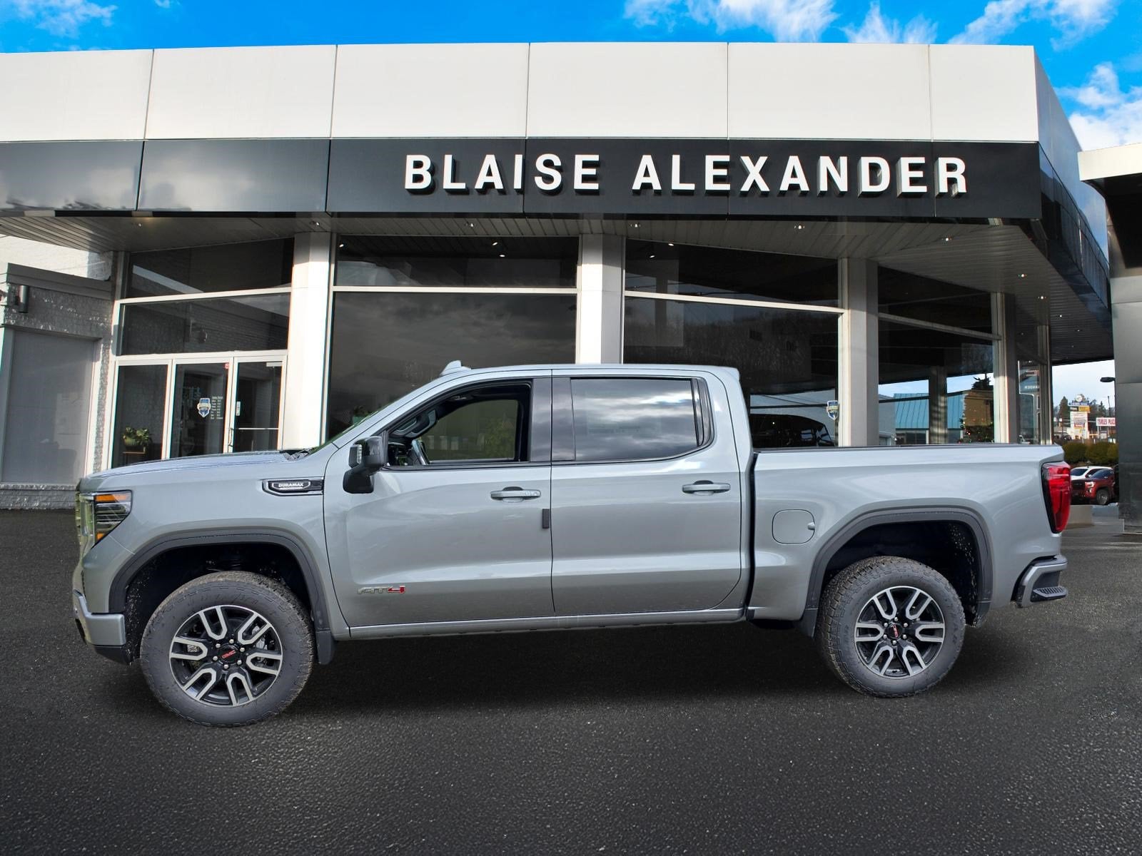 2026 GMC Sierra 1500 AT4 - Photo 7