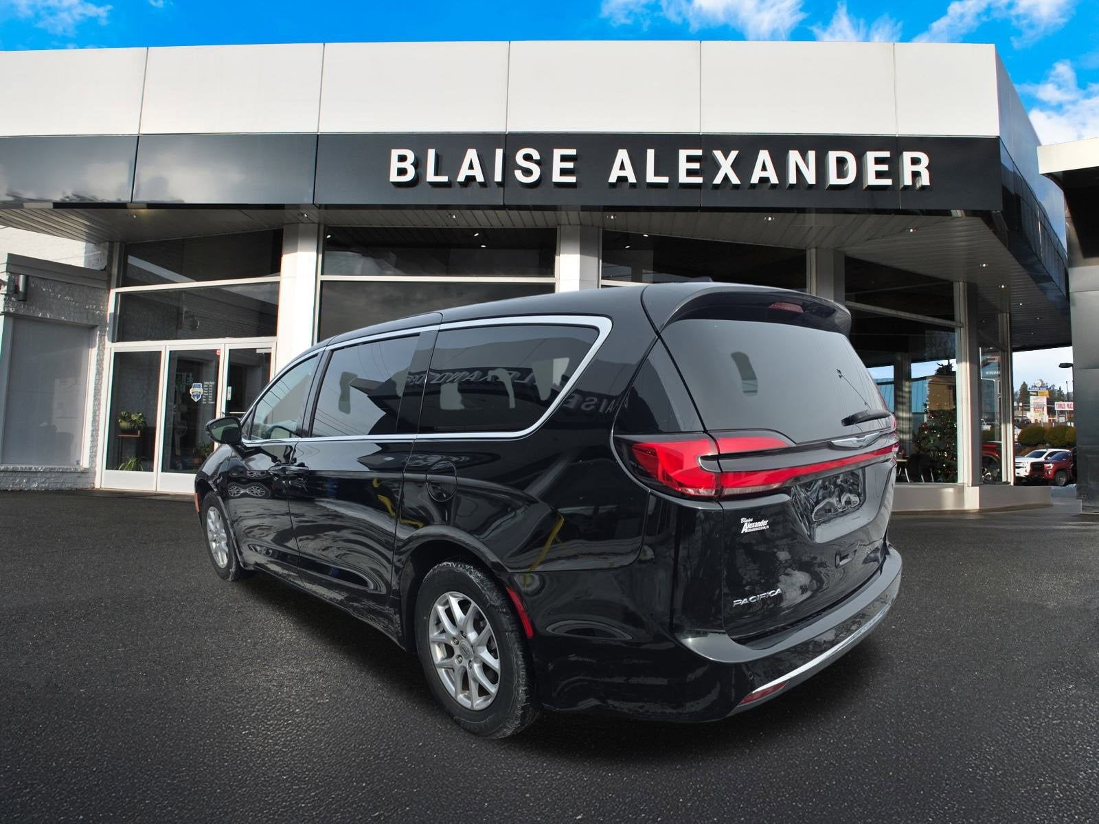 2024 Chrysler Pacifica Touring L