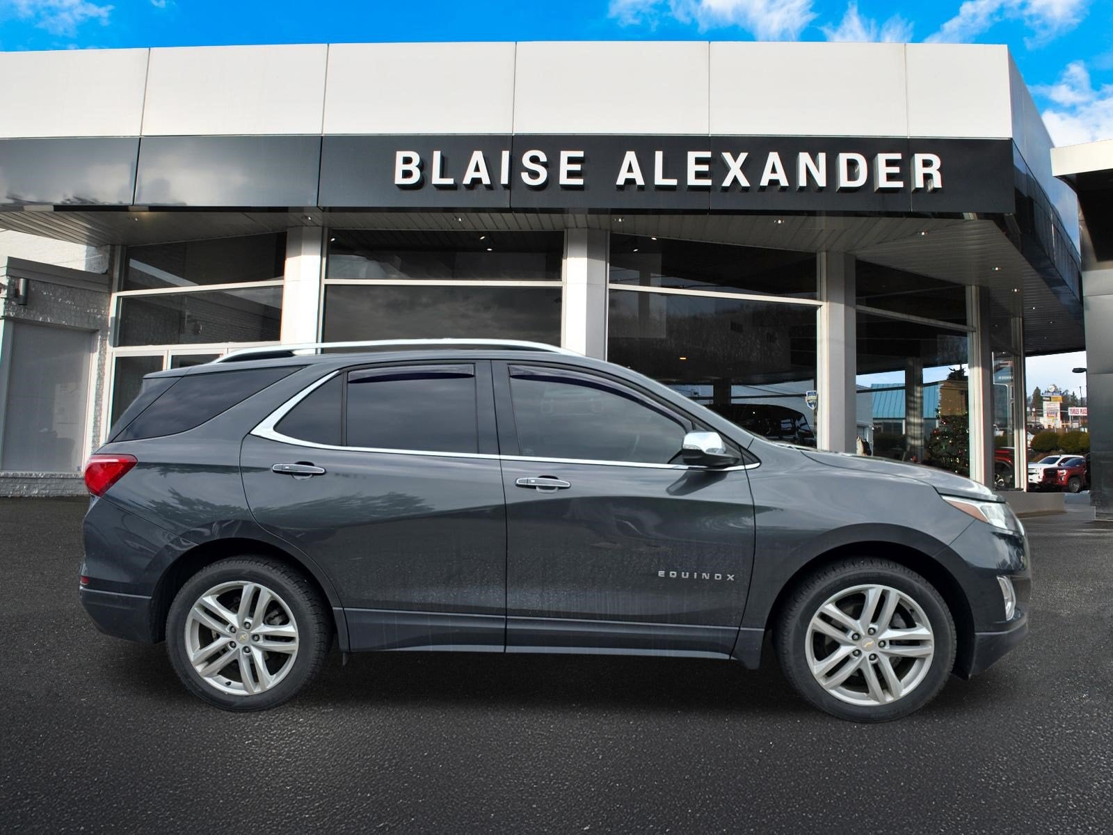 Used 2018 Chevrolet Equinox Premier with VIN 2GNAXWEX5J6259219 for sale in Hazle Township, PA