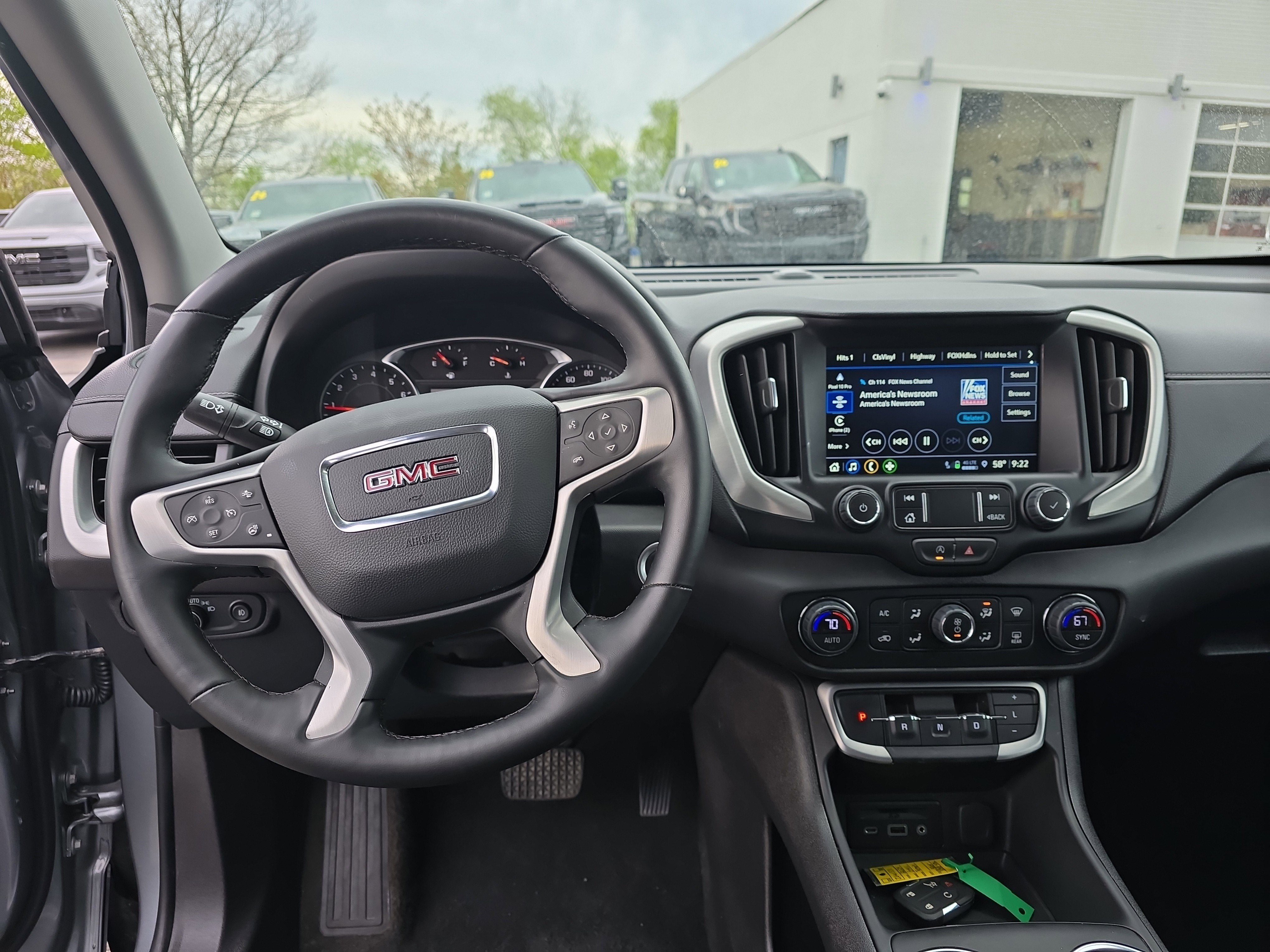 2024 GMC Terrain SLT