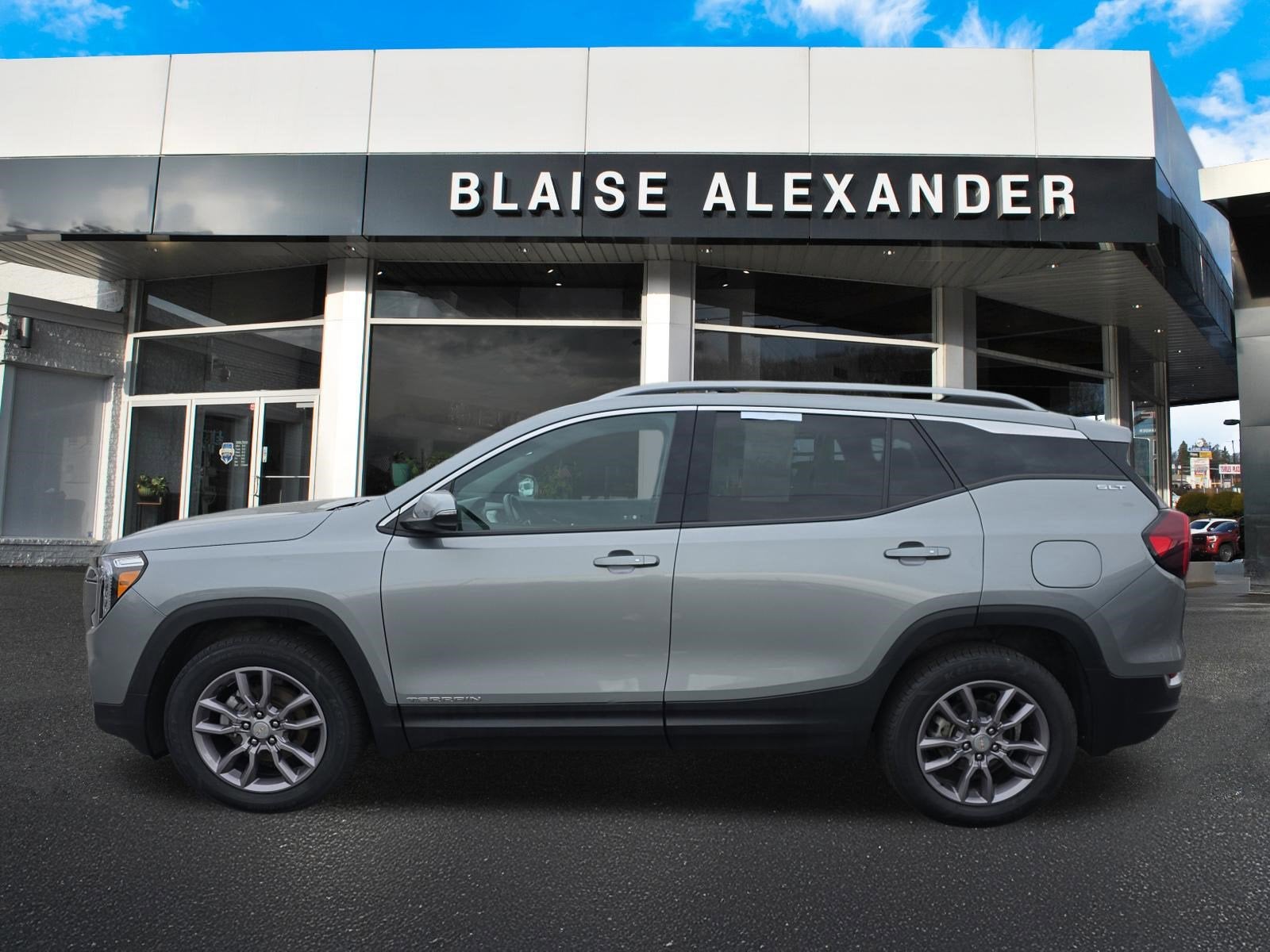 2024 GMC Terrain SLT