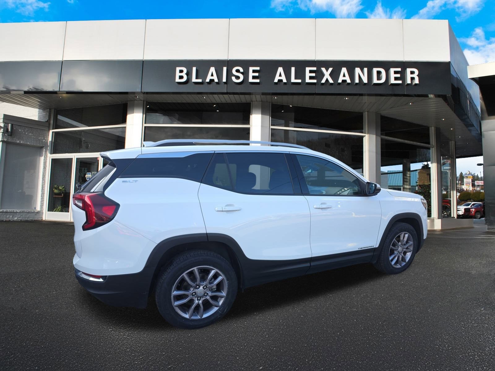 2023 GMC Terrain SLT