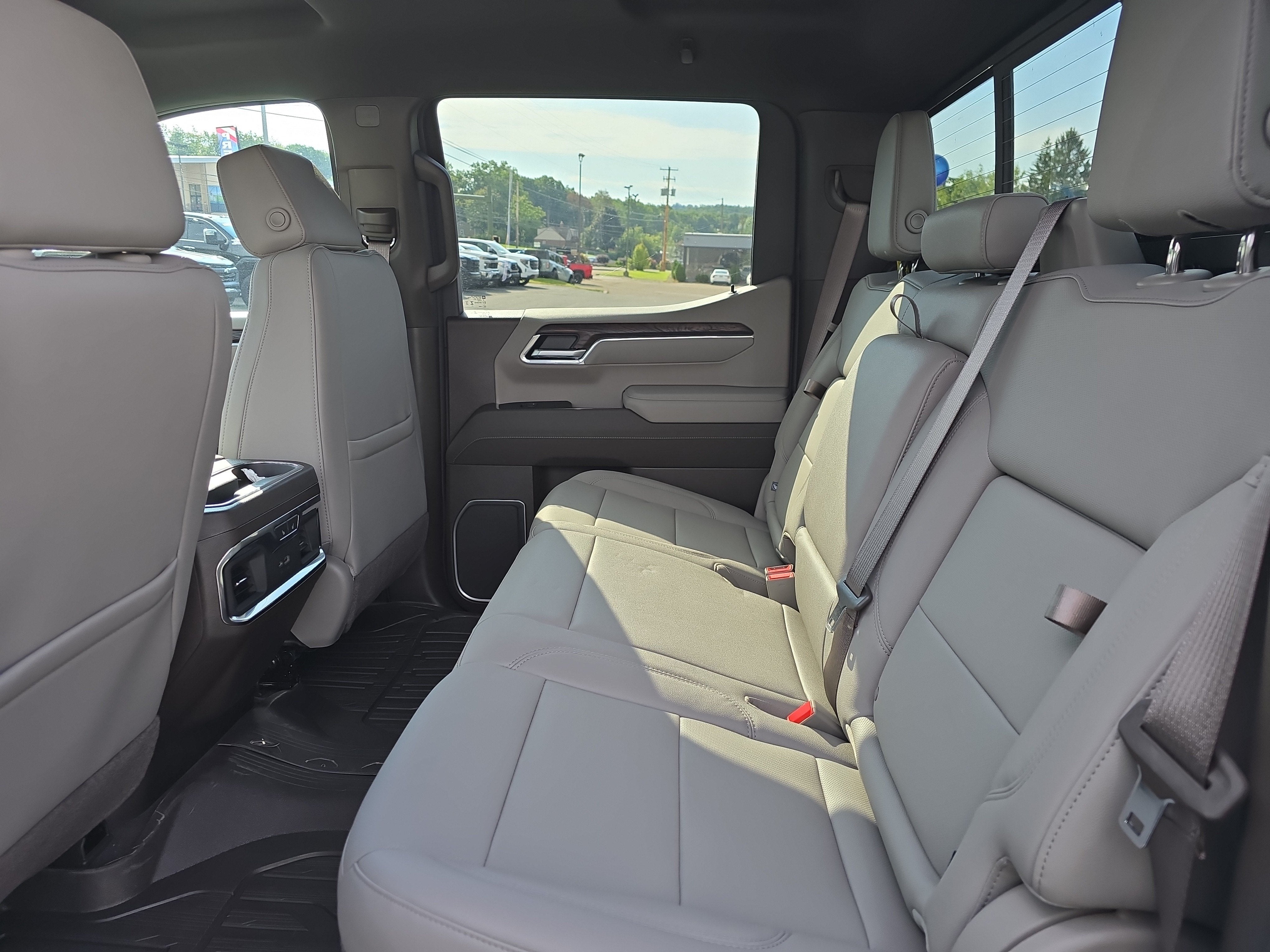 2026 GMC Sierra 1500 SLT - Photo 14