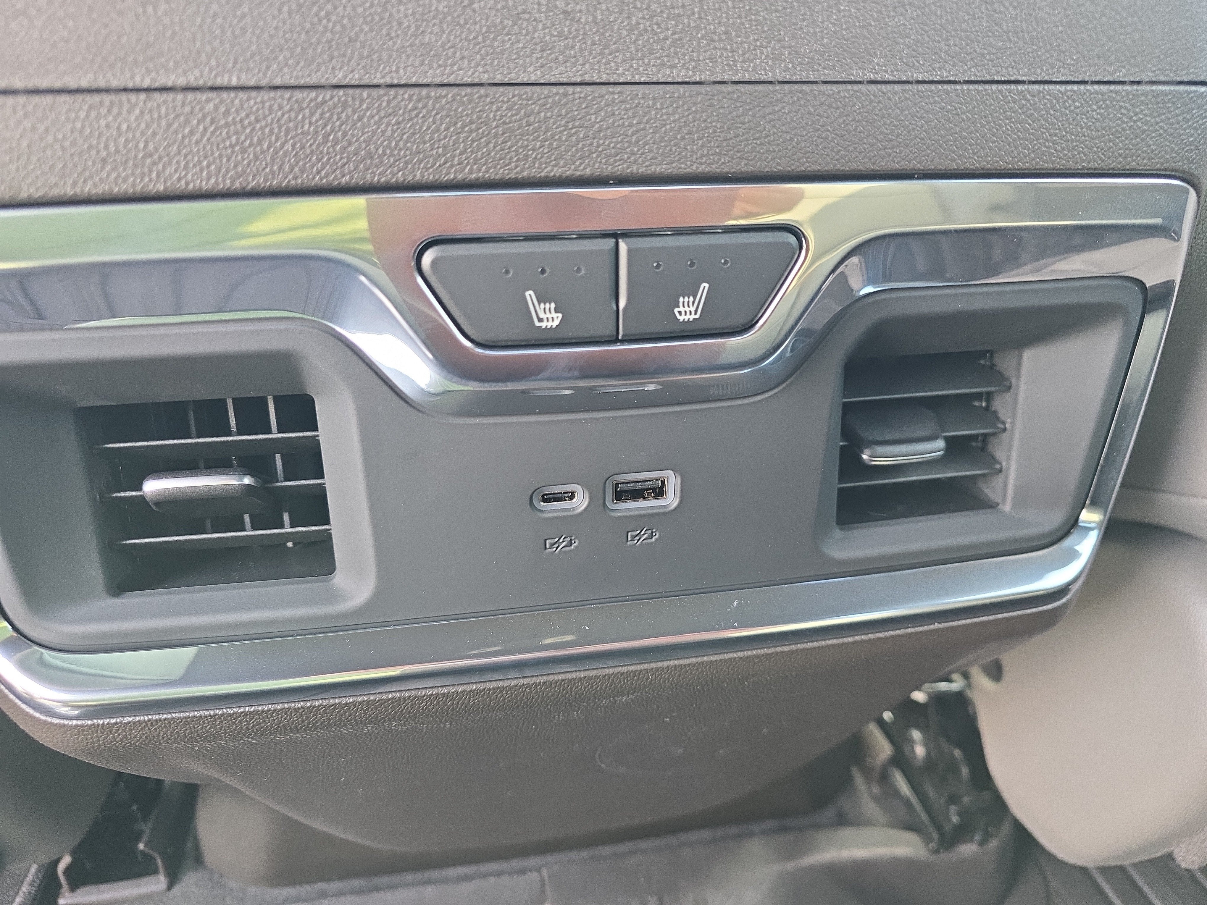 2026 GMC Sierra 1500 SLT - Photo 15