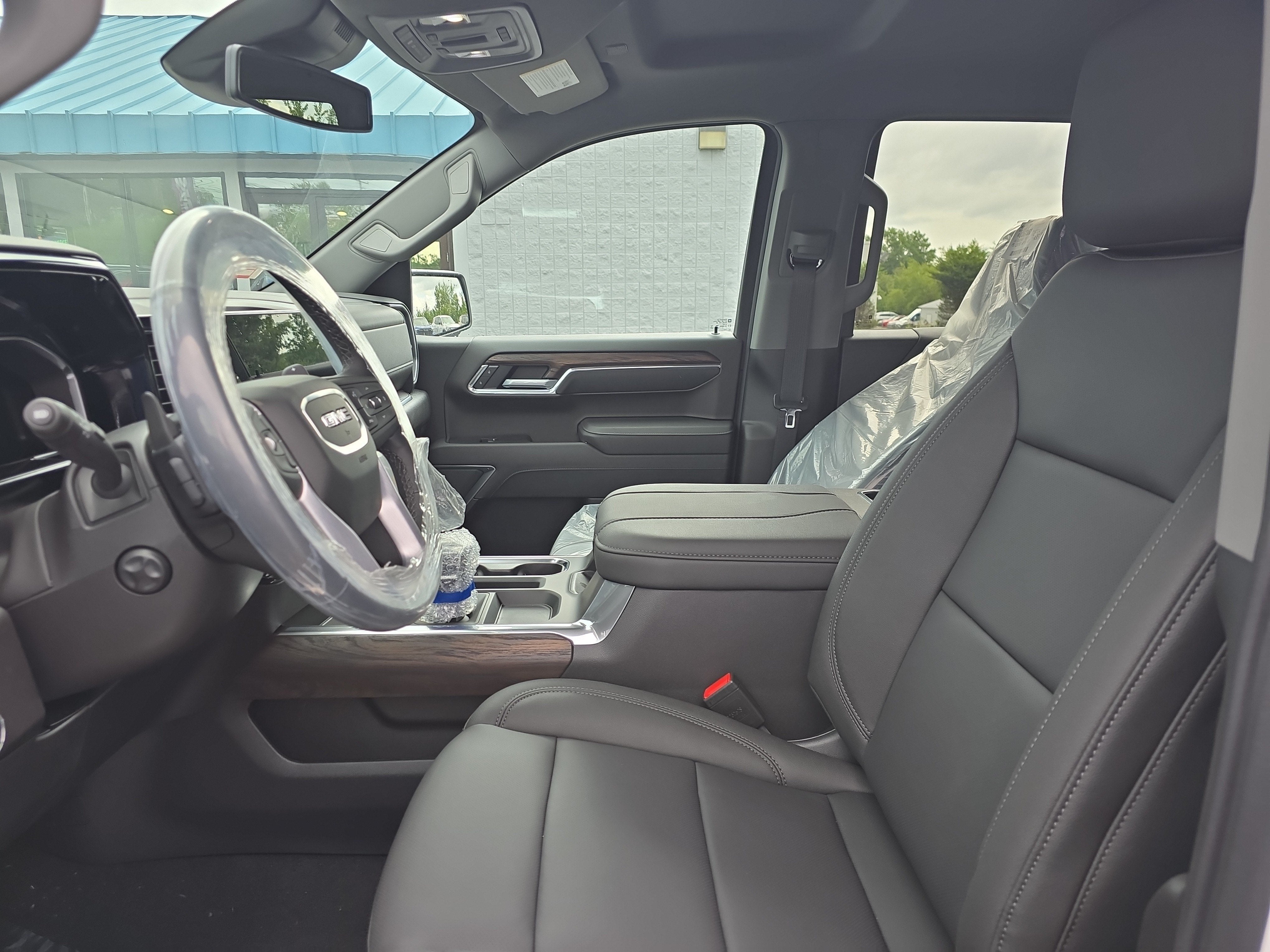 2026 GMC Sierra 1500 SLT - Photo 12